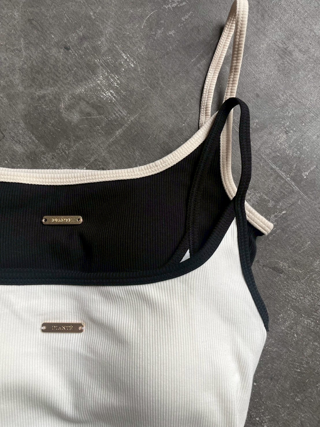 Bicolor compact camisole