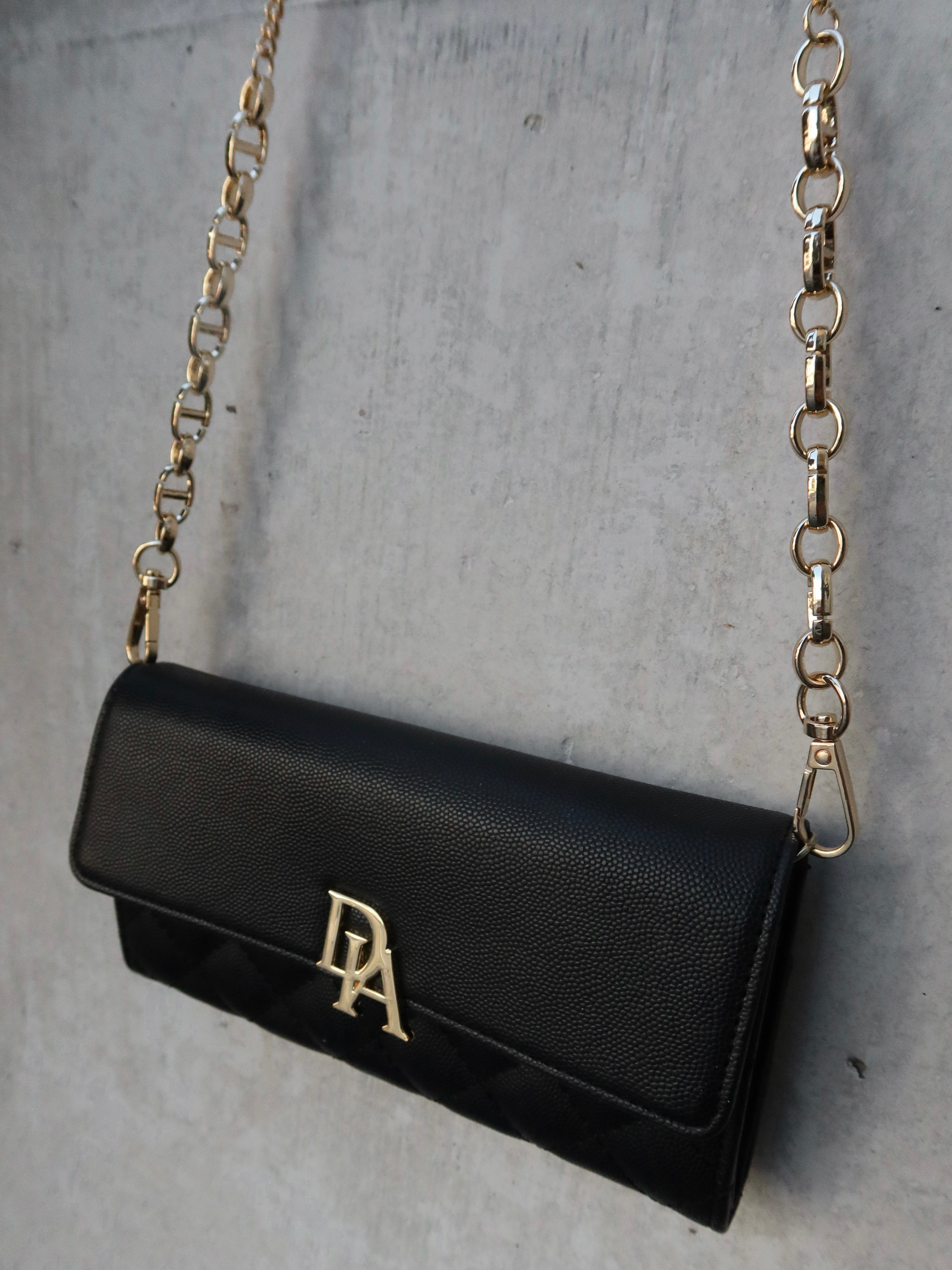 DIA buckle shoulder bag | DIANTÉ (ディアンテ)公式通販サイト