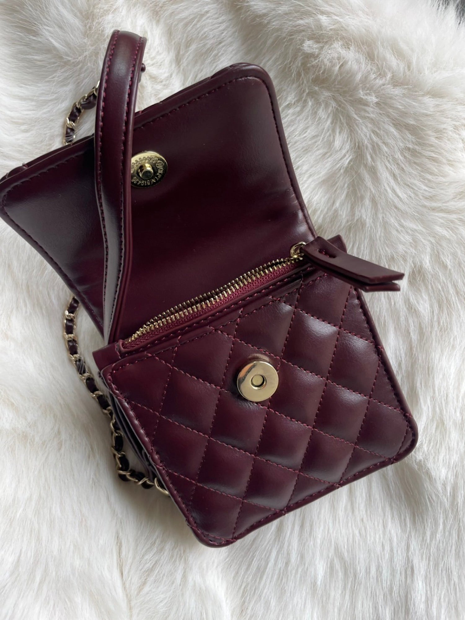 【予約】Quilted leather logo mini bag(11月下旬〜12月上旬発送予定)