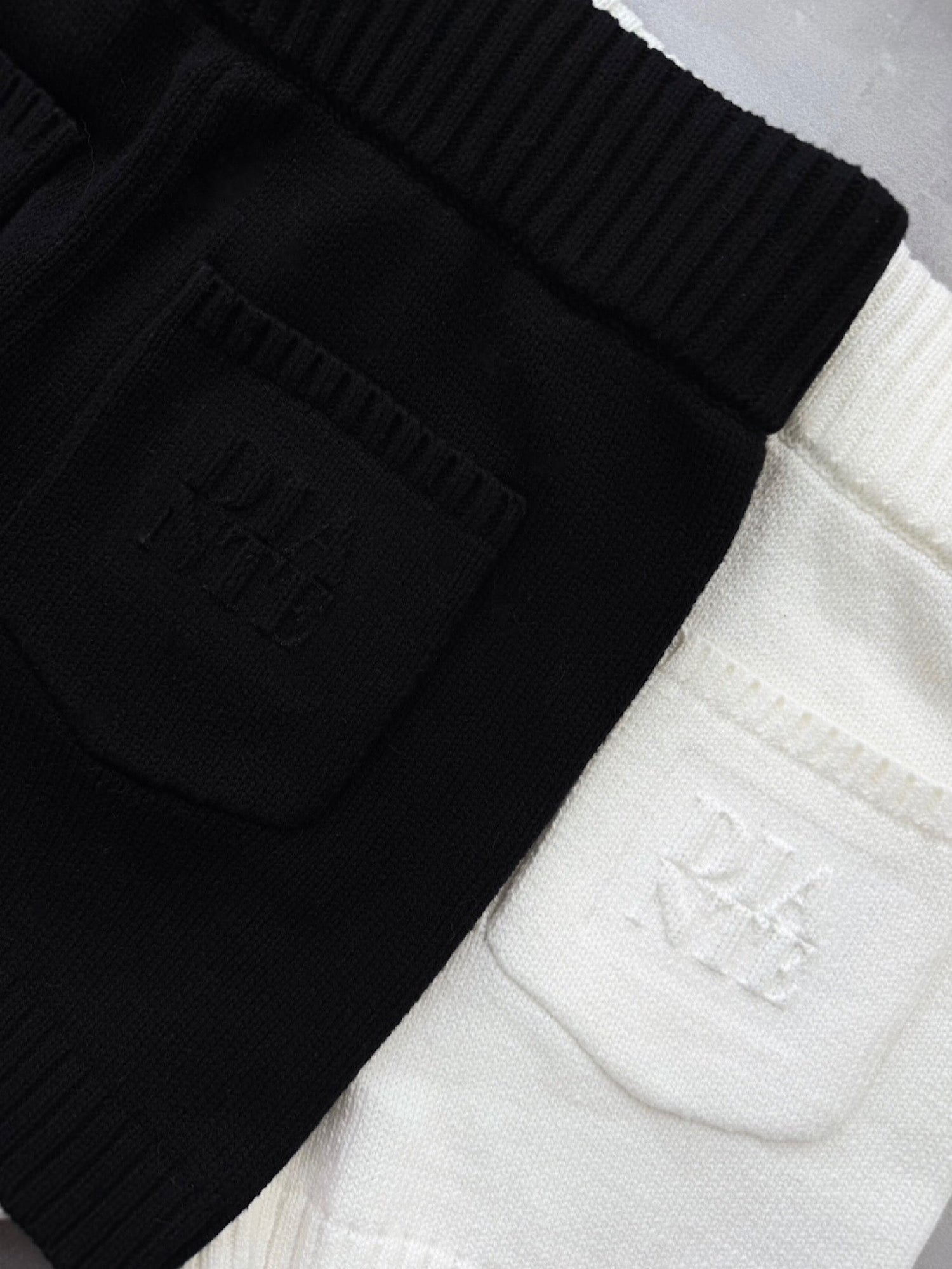 Hem rib knit shorts