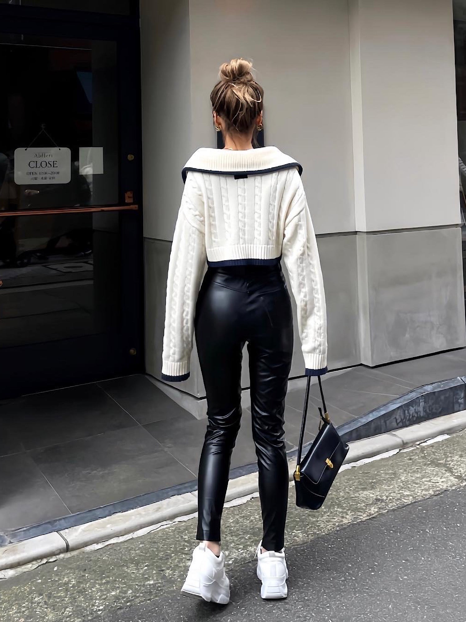 Synthetic leather skinny pants