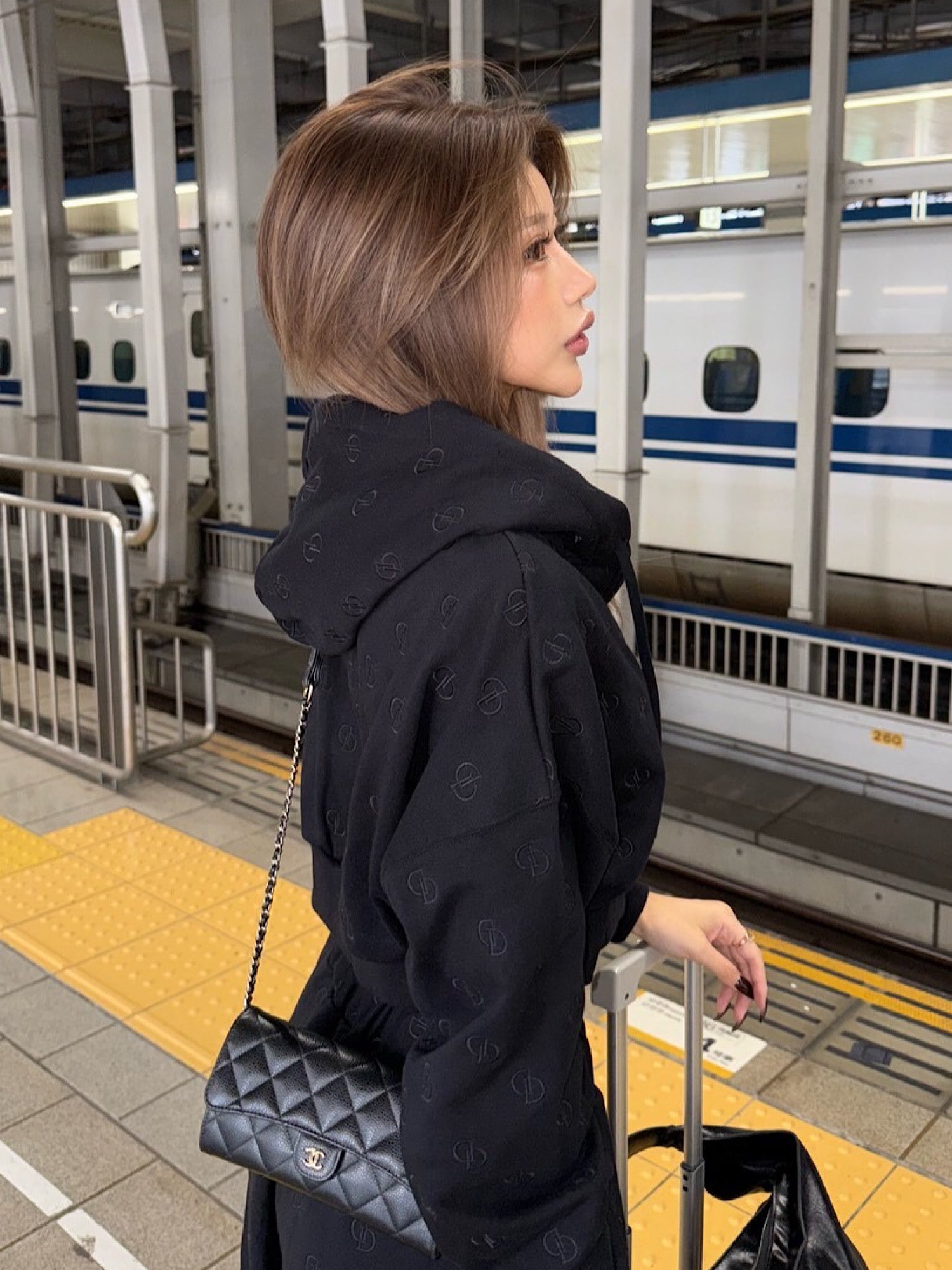 【予約】All over logo zip up hoodie sweat(BLK 12月中旬〜下旬発送予定)