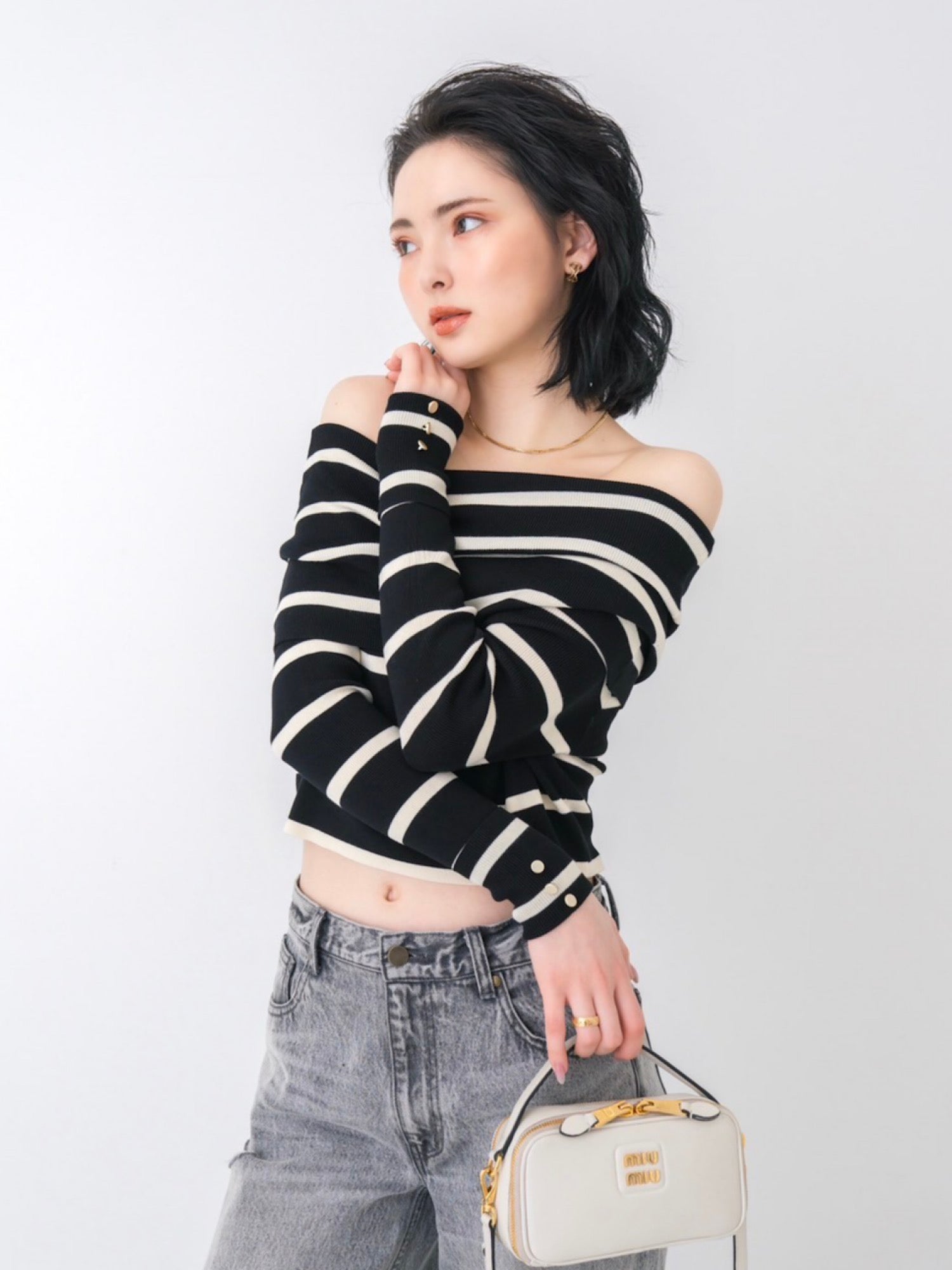 Flap off shoulder cropped knit