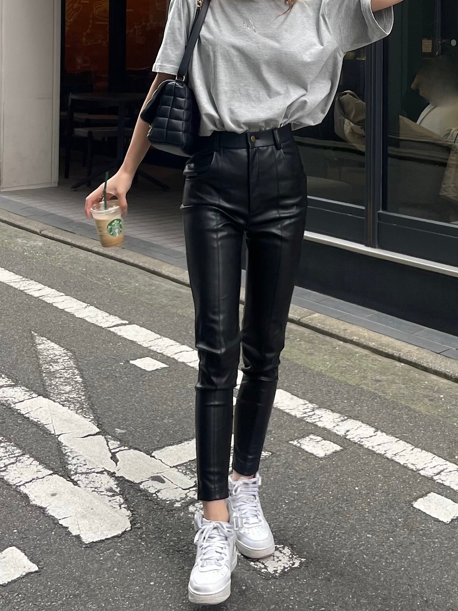 Synthetic leather skinny pants