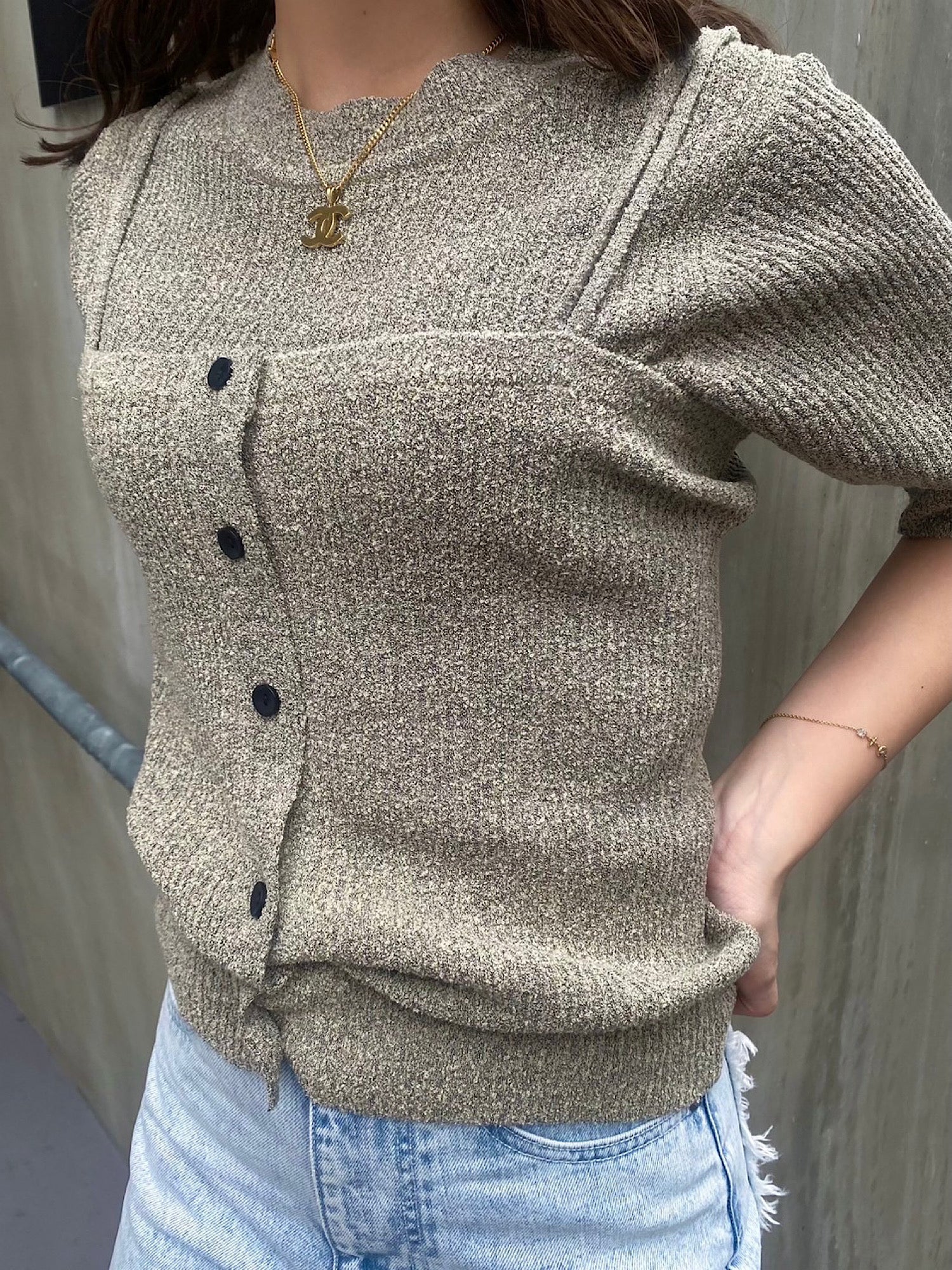 Bouclé half sleeve knit