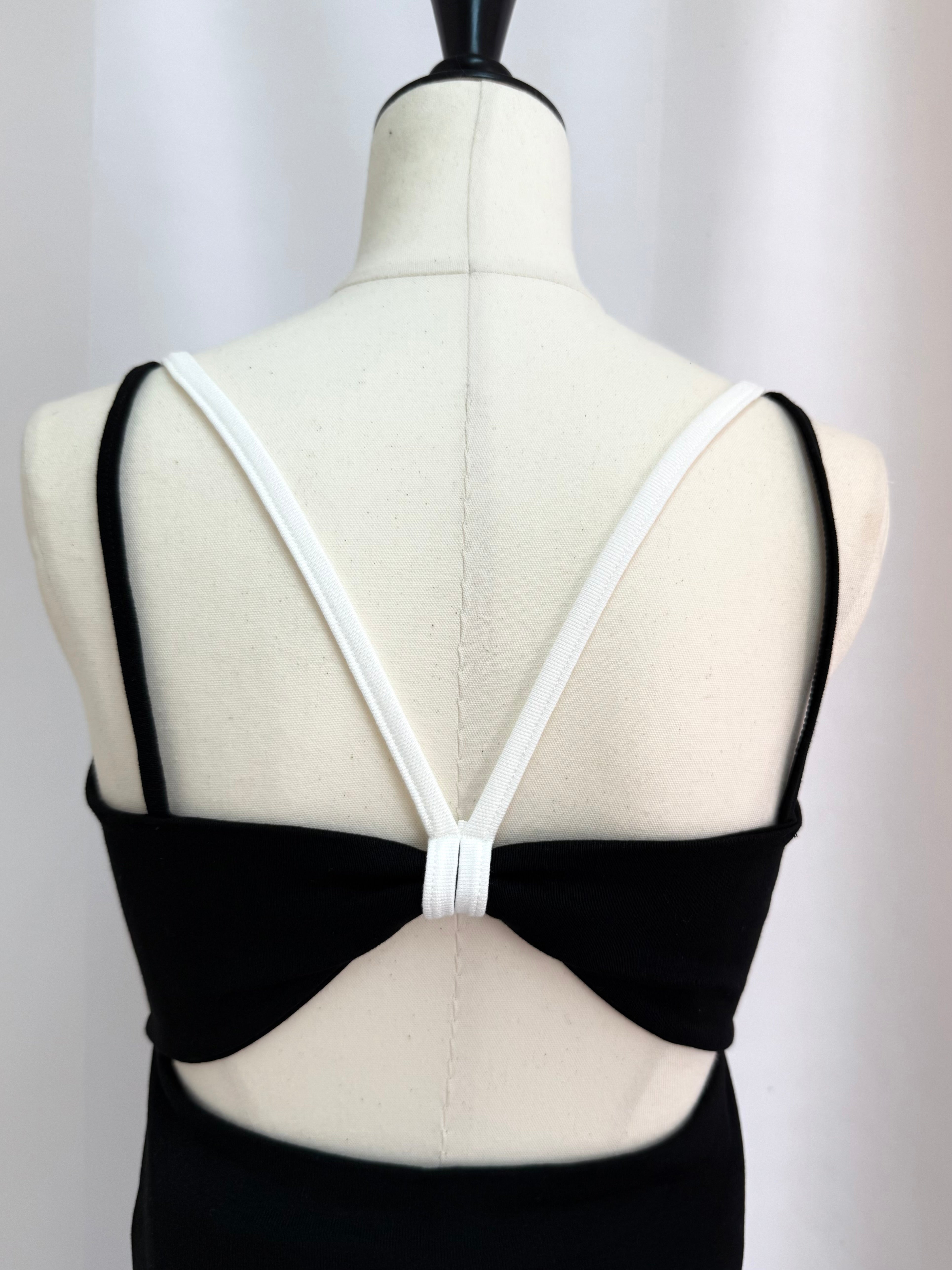 【予約】Layered back open camisole with inner bra(5月上旬発送予定)