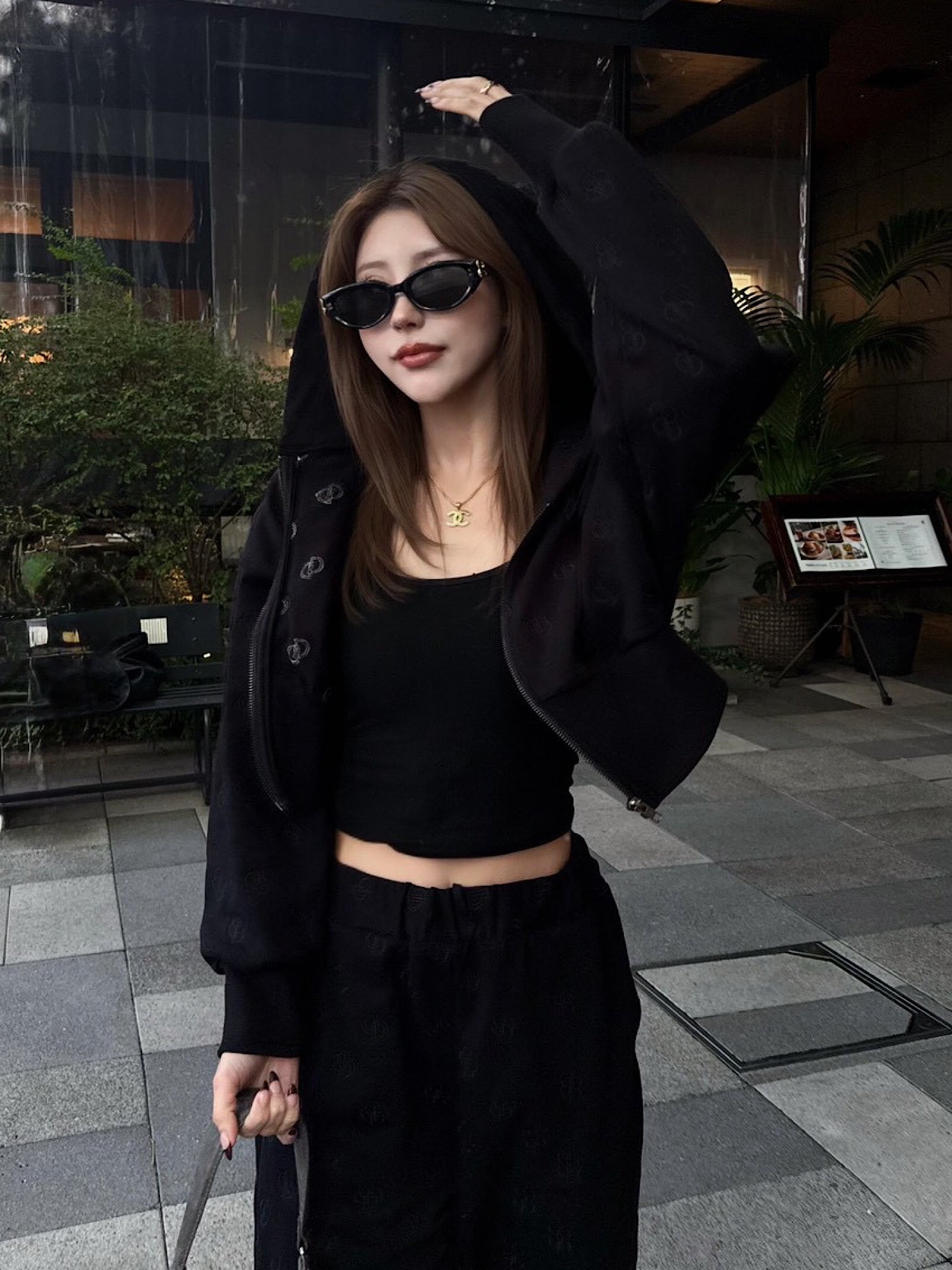 【予約】All over logo zip up hoodie sweat(BLK 12月中旬〜下旬発送予定)