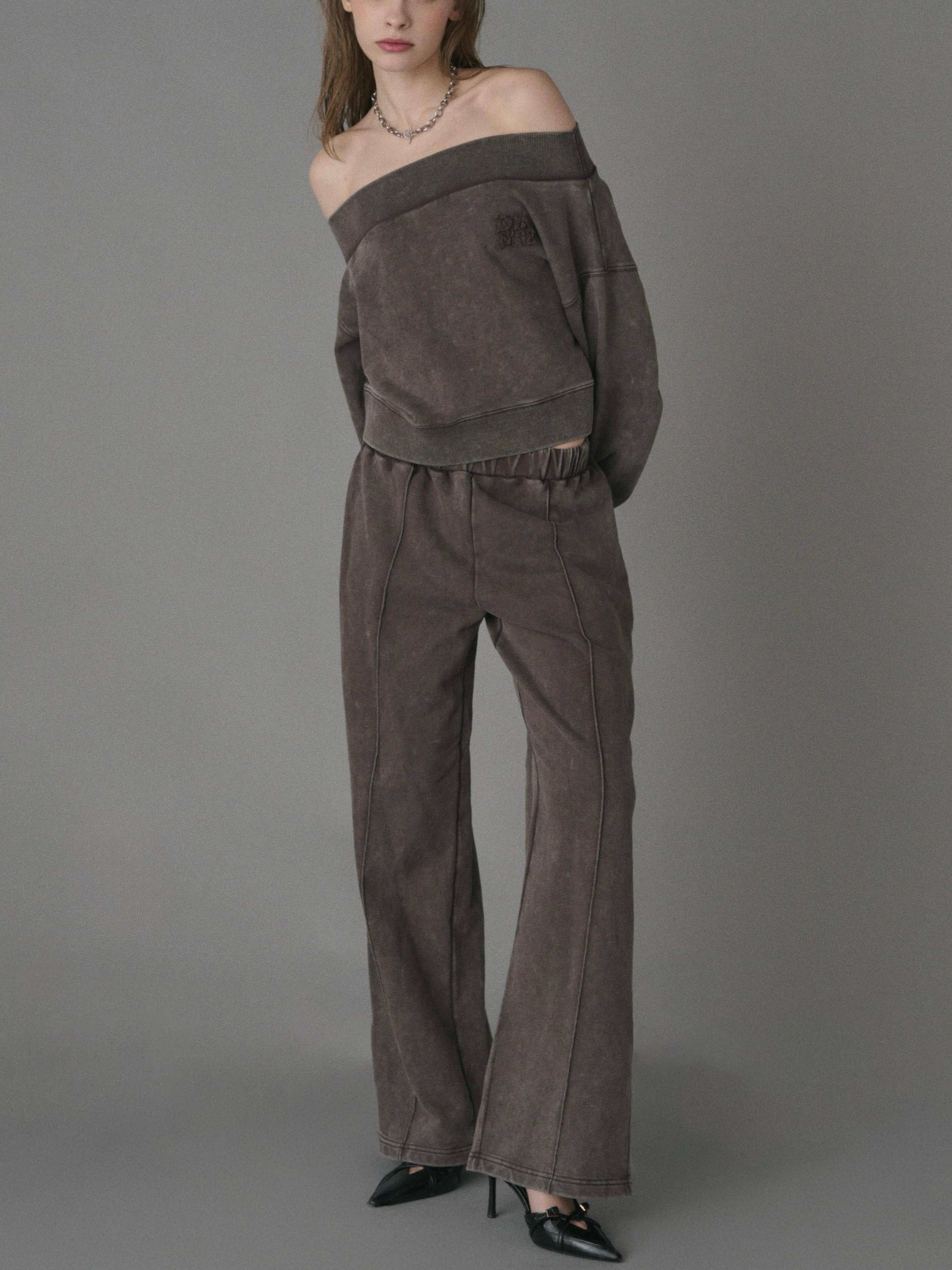 Overdye off-shoulder sweat tops