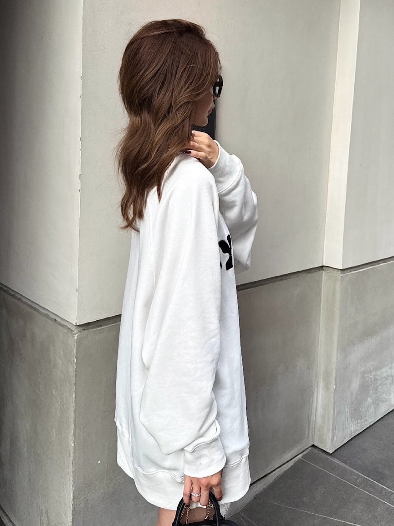 Sagara embroidery sweat tops