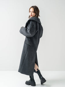 Design pocket wool maxi coat