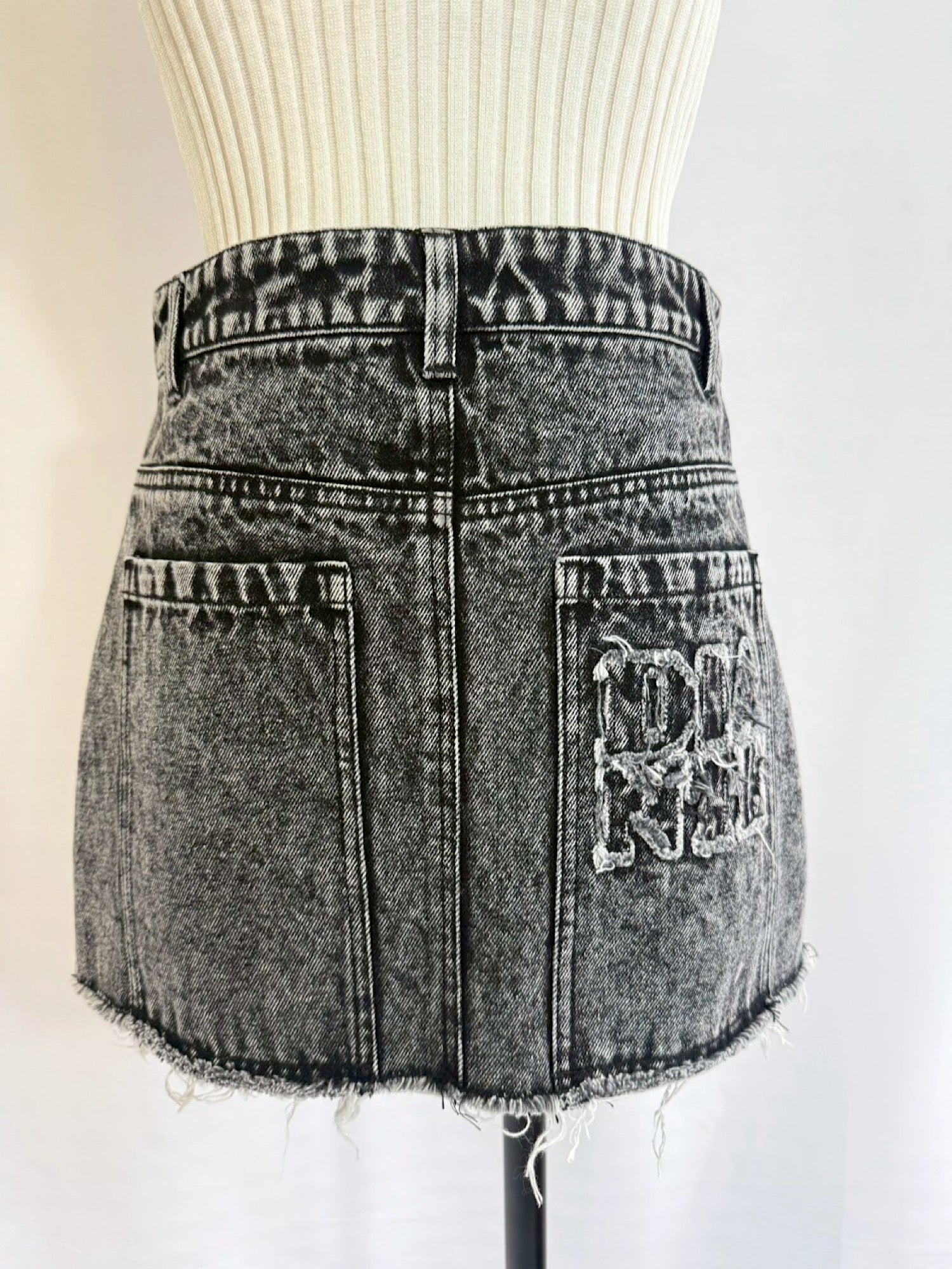 Chemical wash denim mini skirt（SET UP着用可）