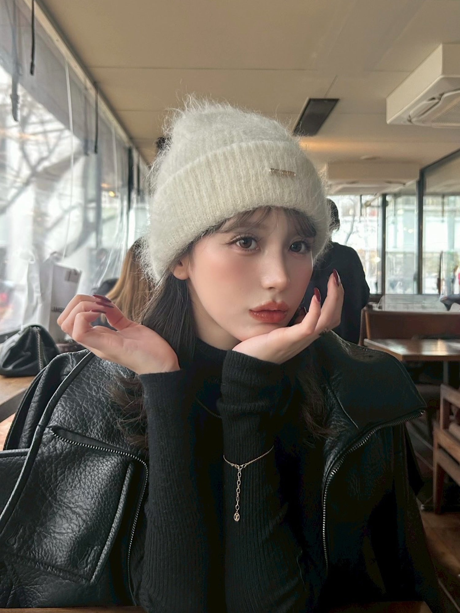 【予約】Accent logo shaggy knit beanie(1月下旬〜2月上旬発送予定)