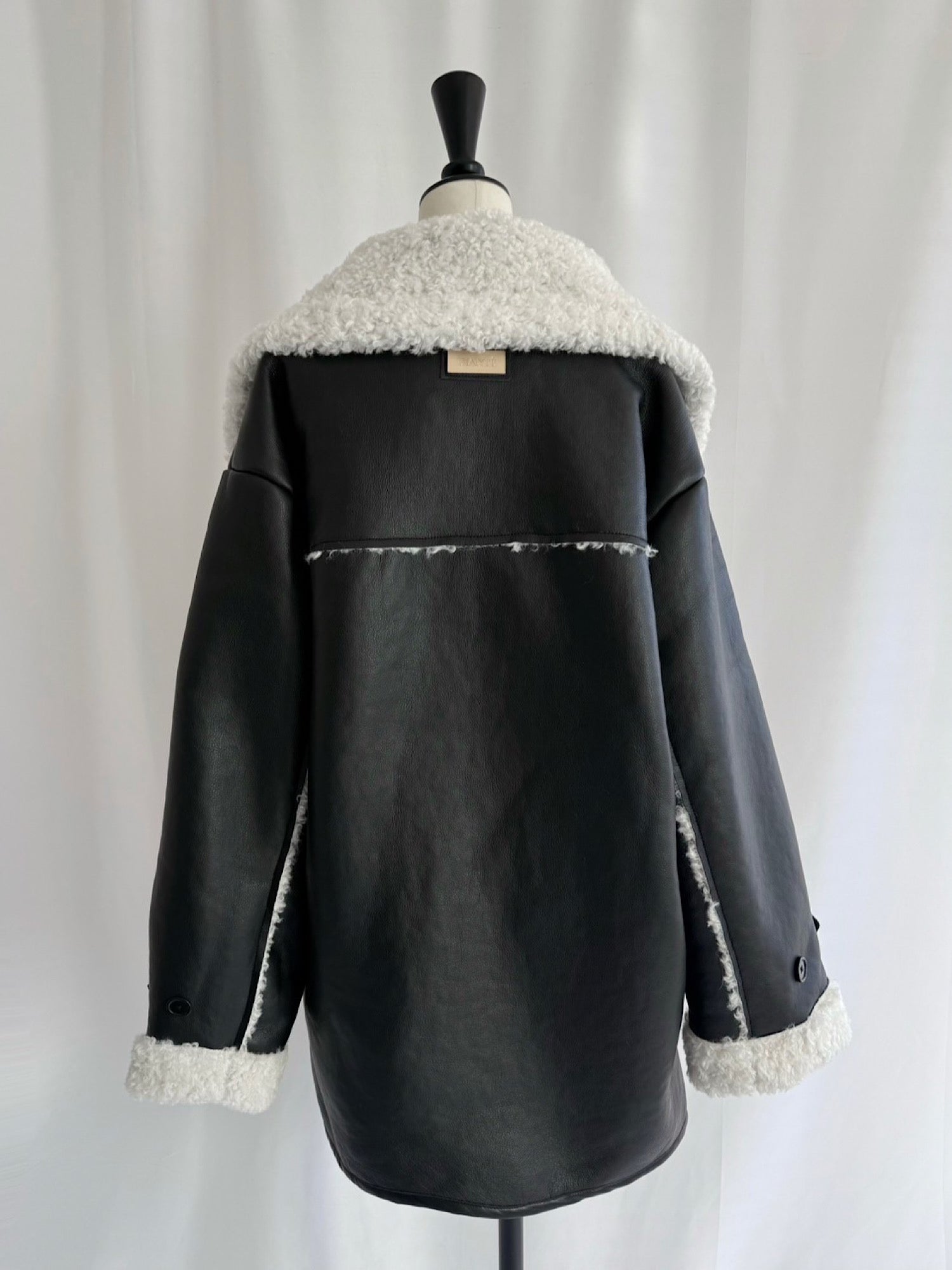 Volume collar loose mouton jacket