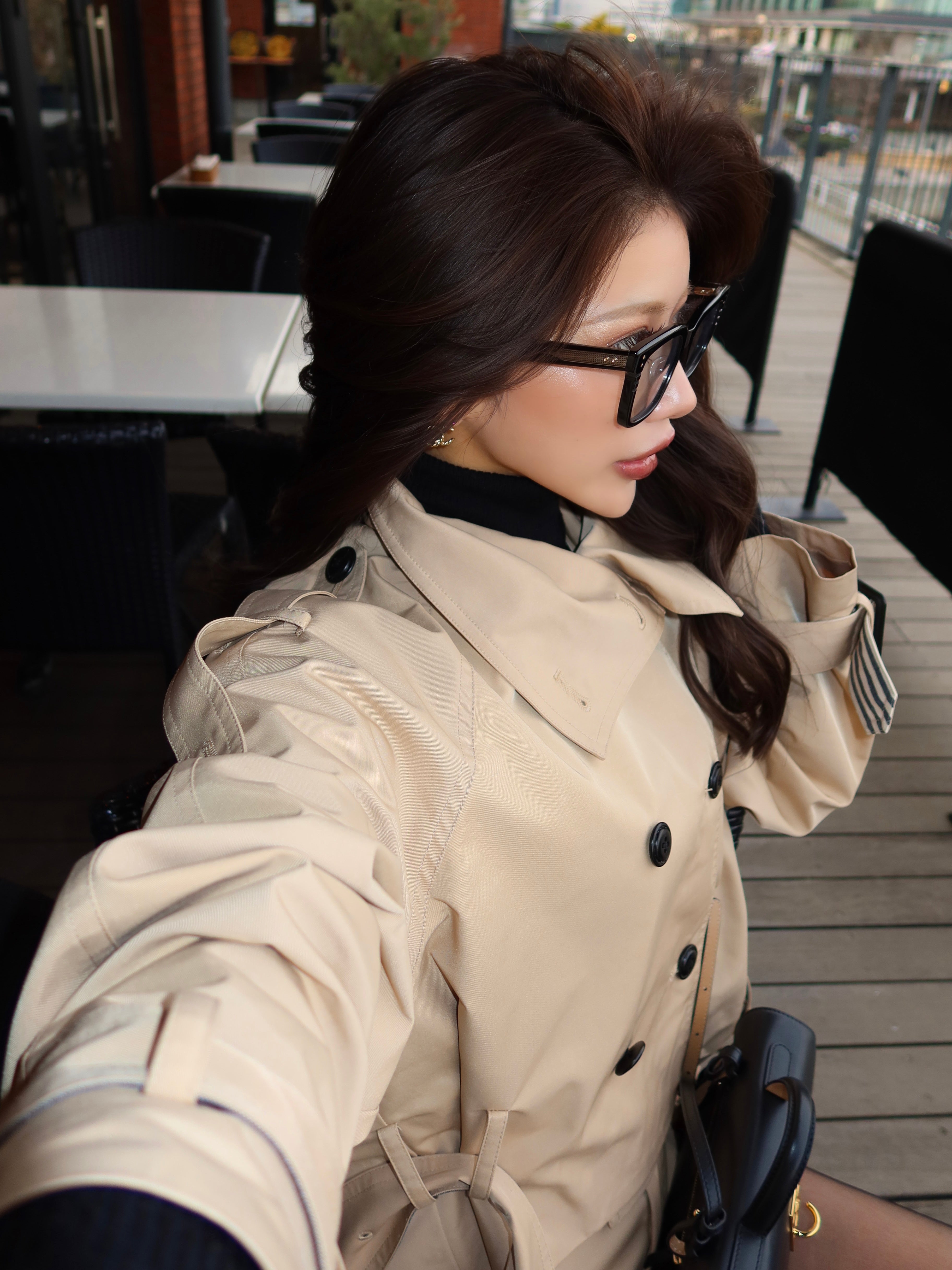 Raglan sleeve short trench coat