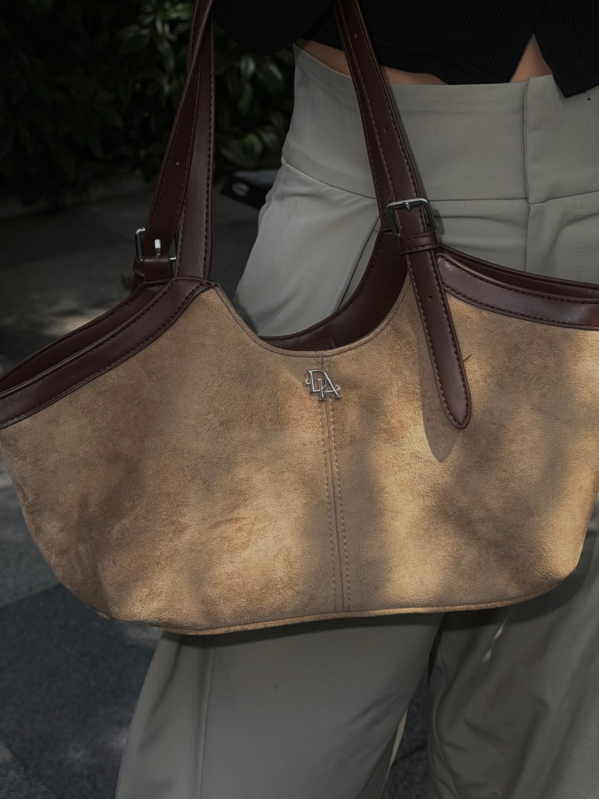 【予約】Suede shoulder bag(9月下旬〜11月上旬発送予定)
