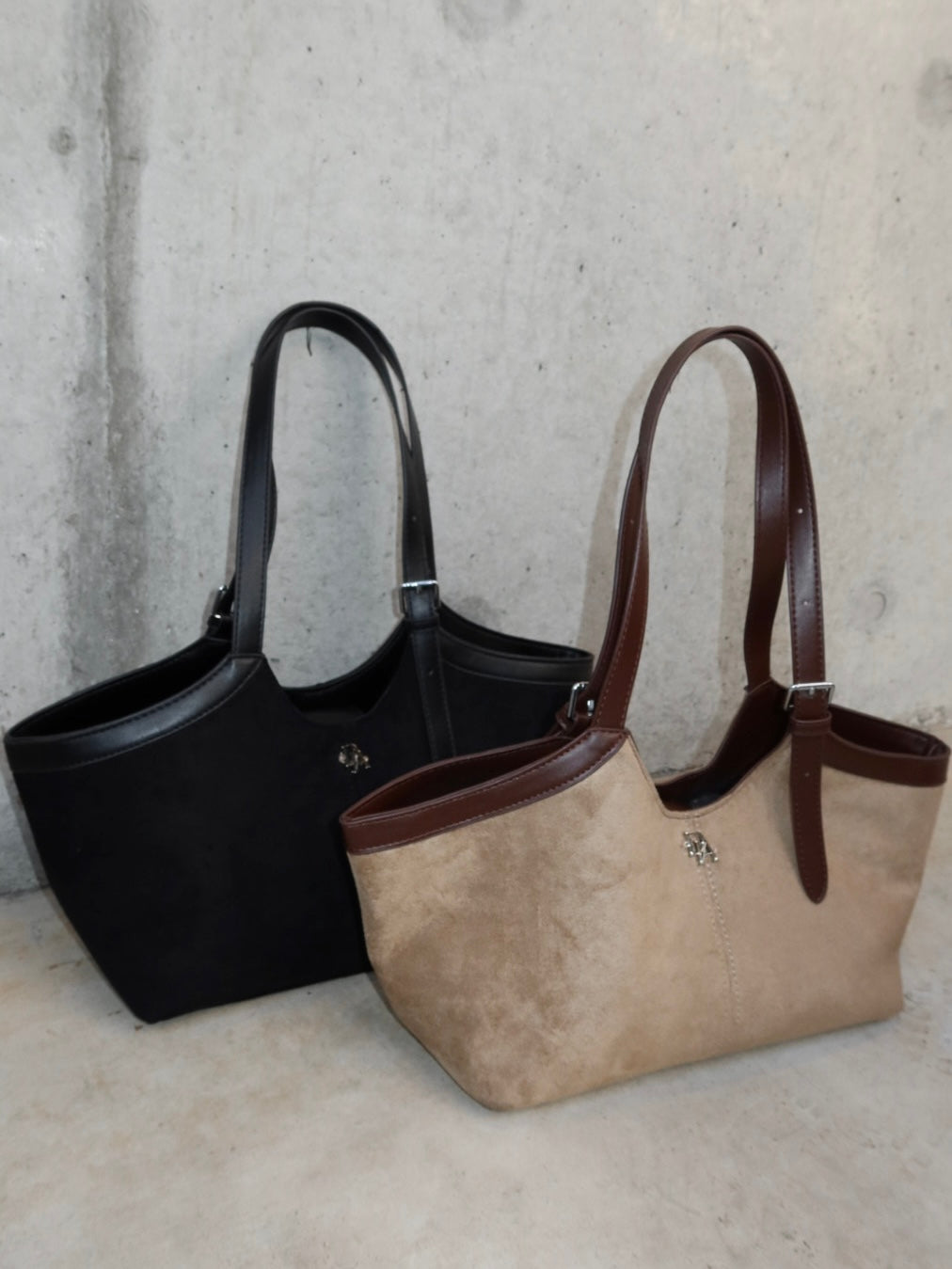 【予約】Suede shoulder bag(9月下旬〜11月上旬発送予定)