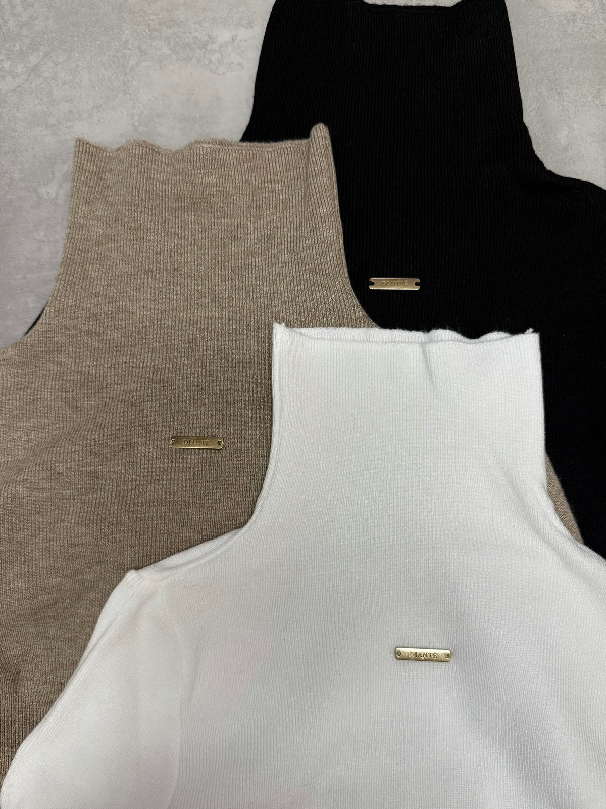 【予約】Accent charm loose neck knit(11月上旬発送予定)