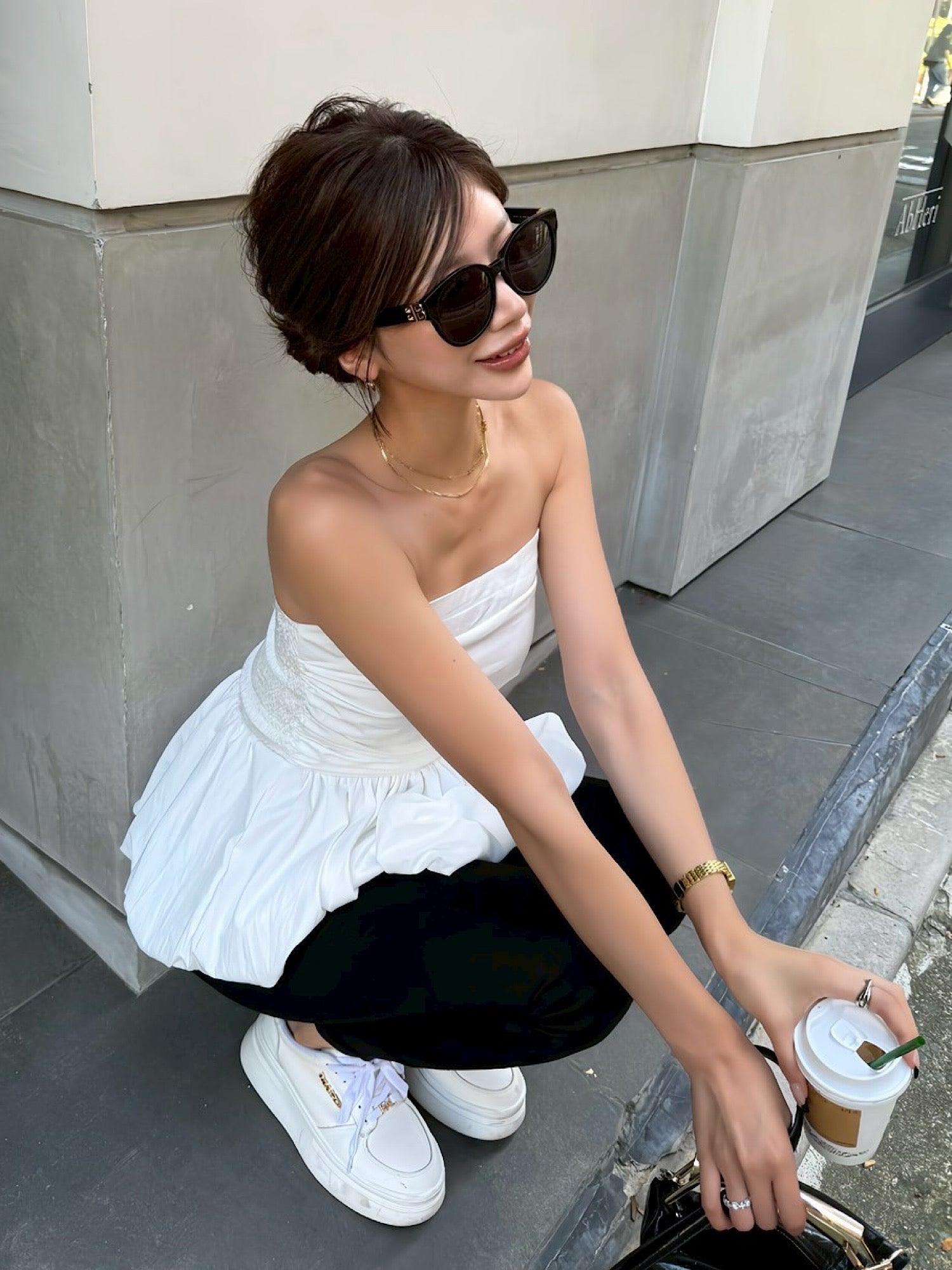 Initial plate peplum baretop