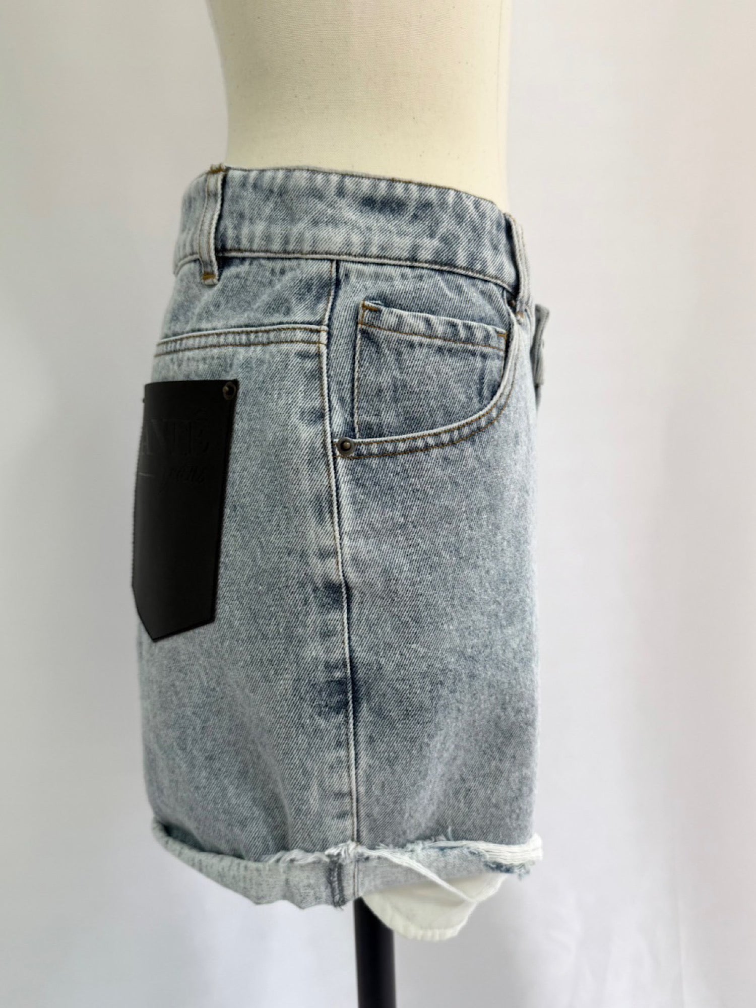 Waist design denim shorts