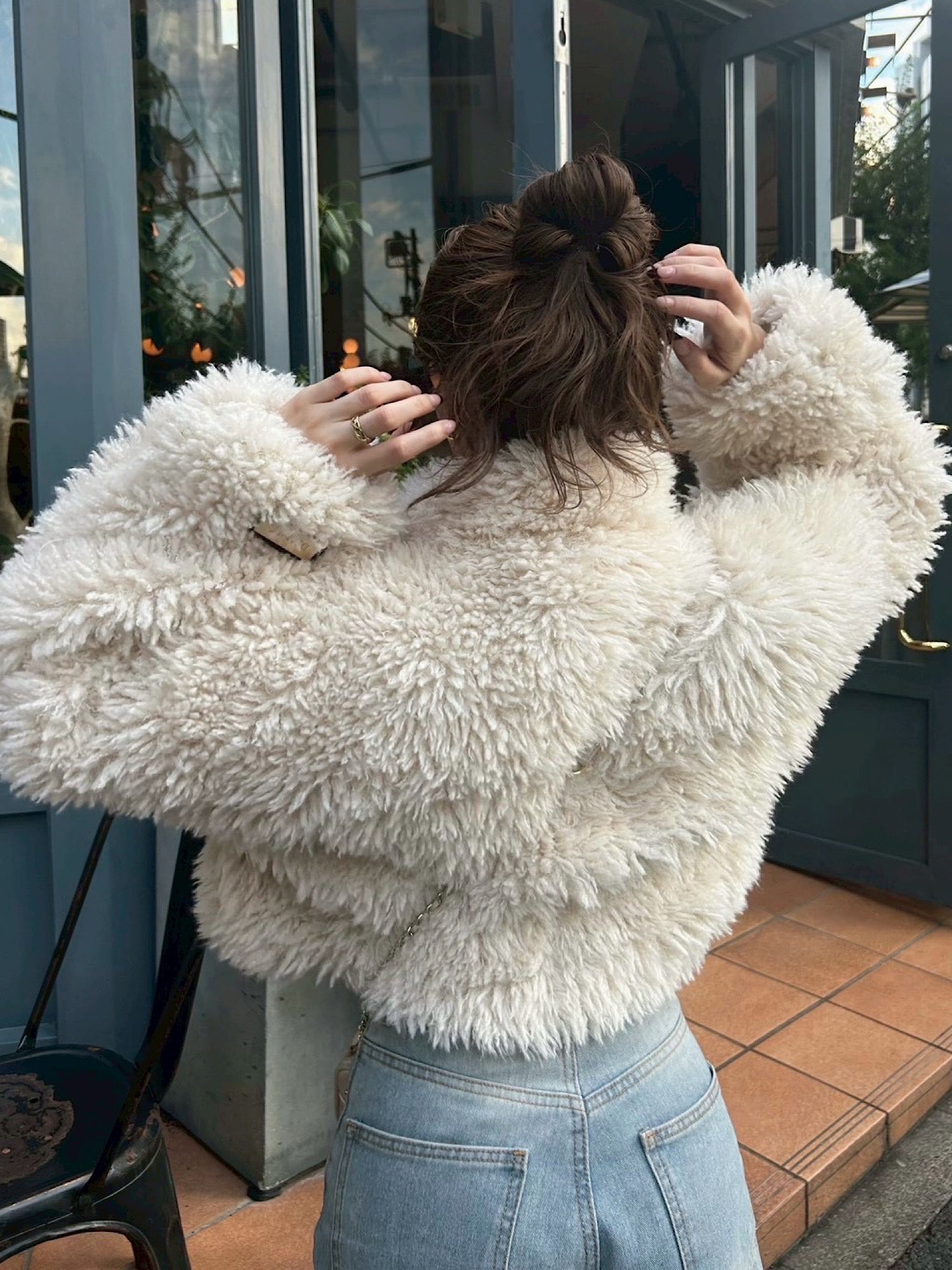 Fluffy boa cropped blouson