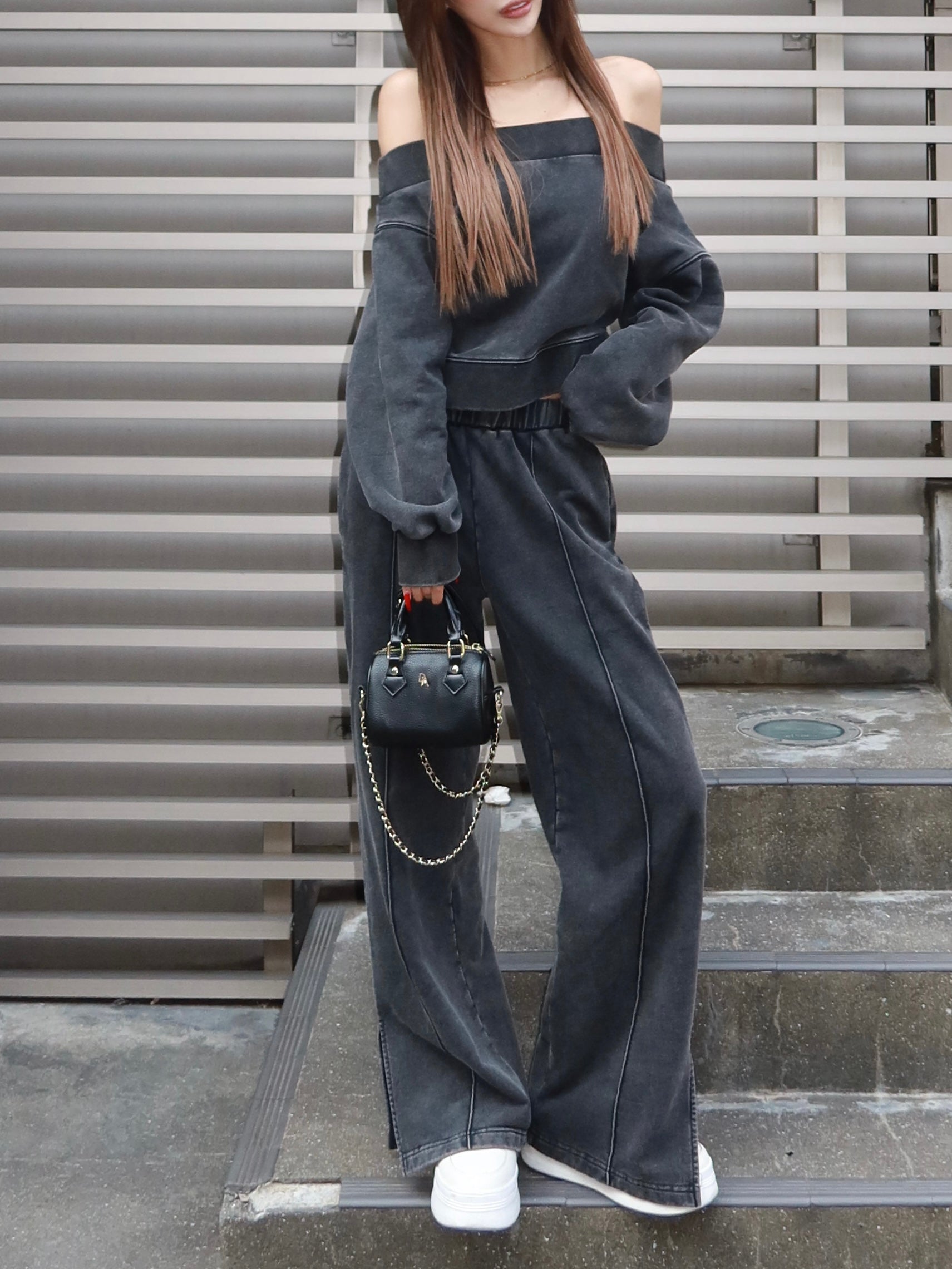 Overdye off-shoulder sweat tops