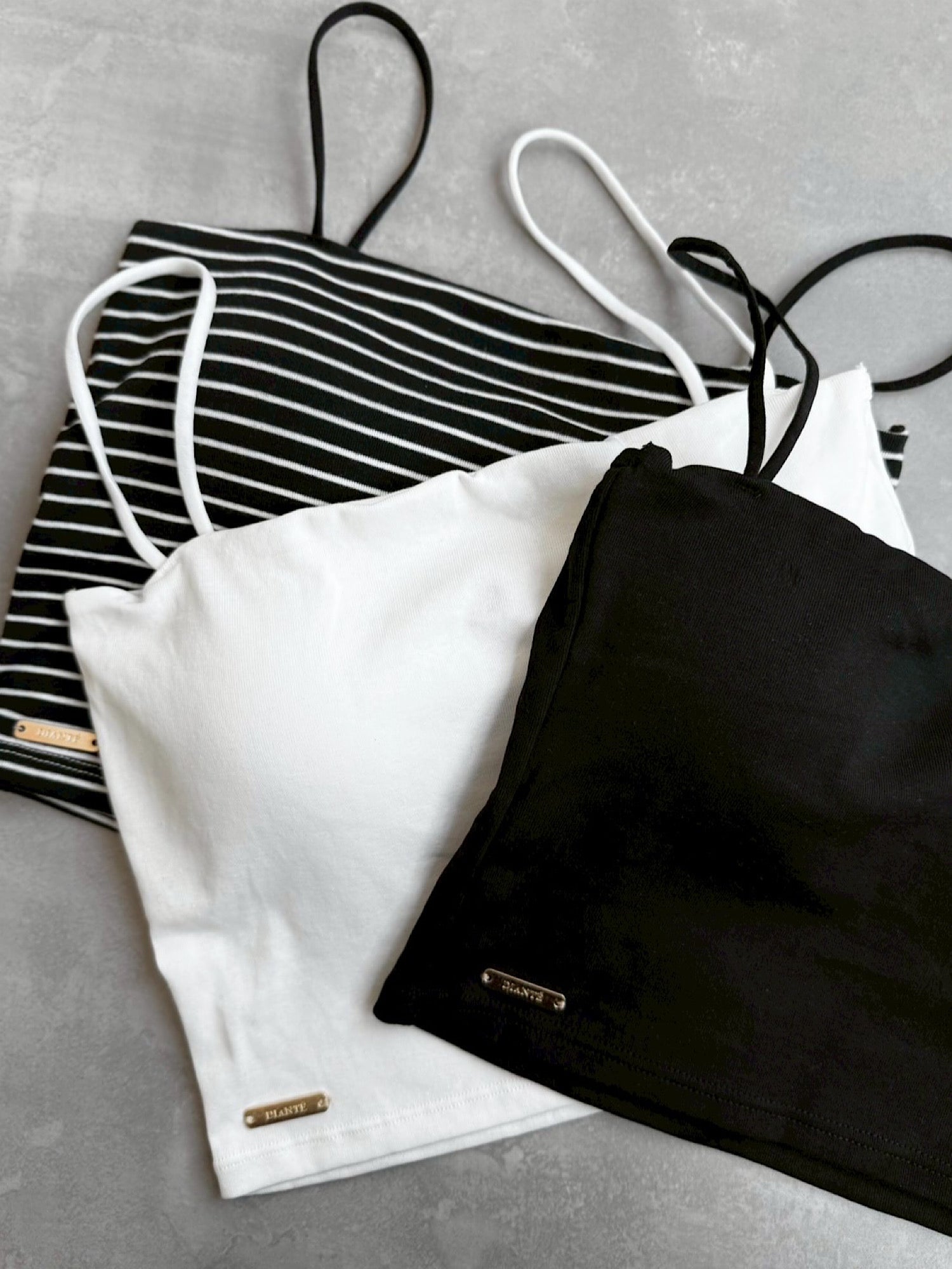 Cropped camisole with inner bra