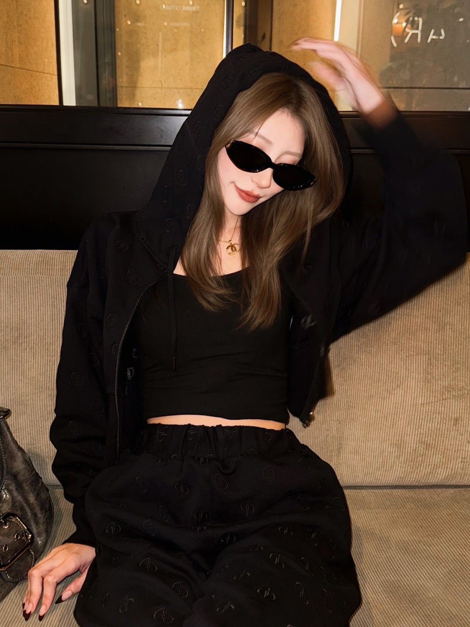 【予約】All over logo zip up hoodie sweat(BLK 12月中旬〜下旬発送予定)