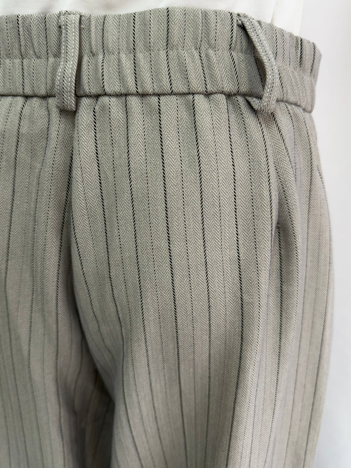 Two tuck stripe loose pants