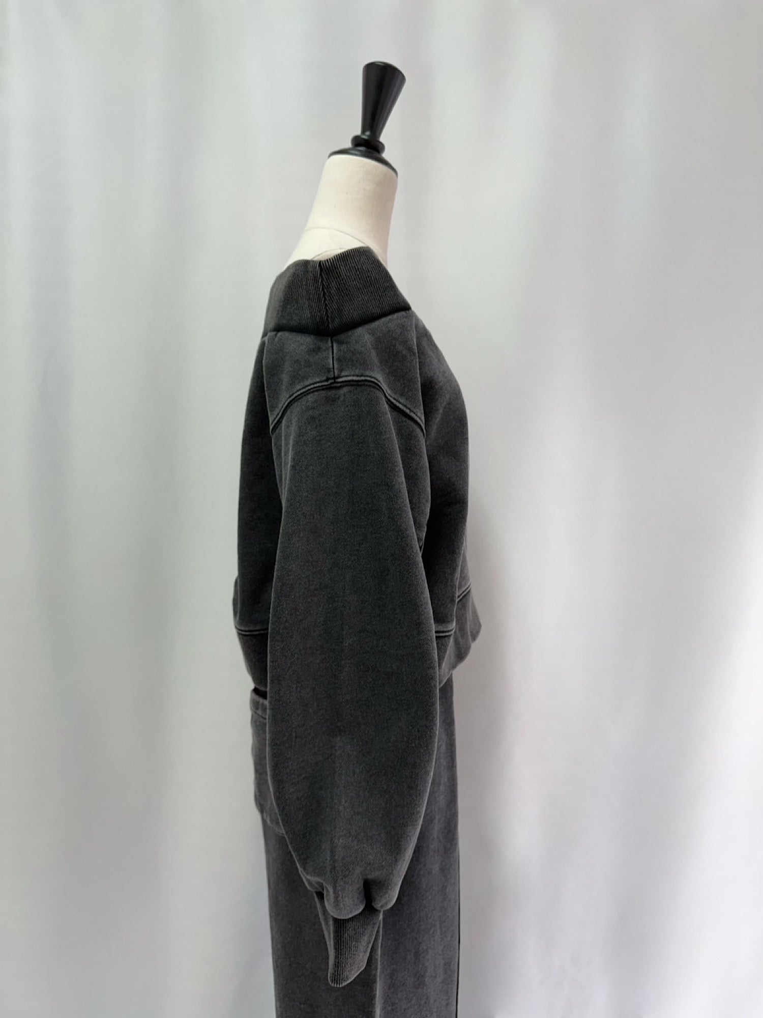 Overdye off-shoulder sweat tops