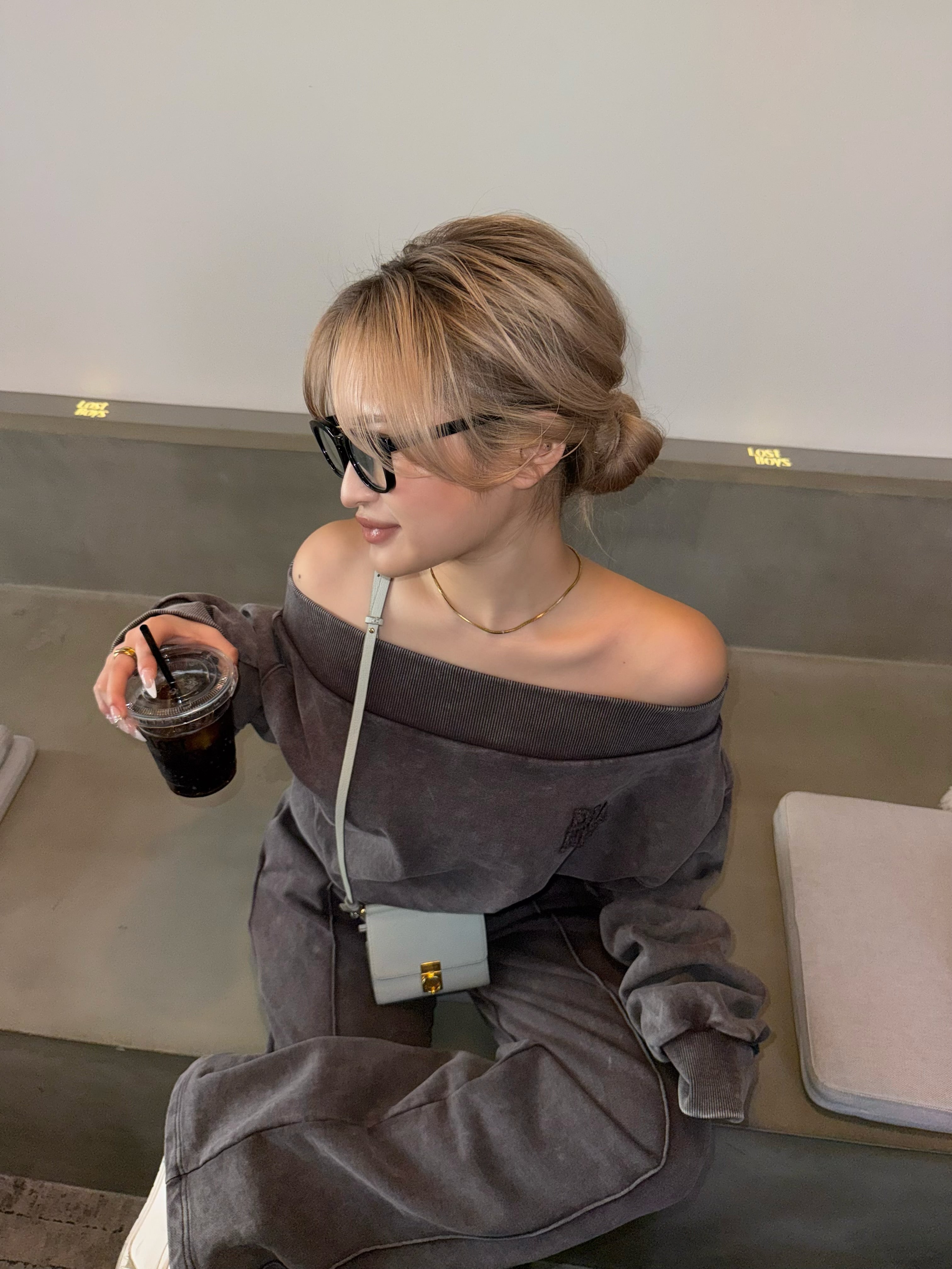 Overdye off-shoulder sweat tops