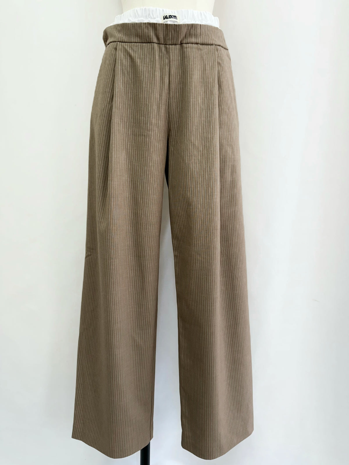 【予約】Layered front tuck pants(SETUP着用可)(9月下旬発送予定)