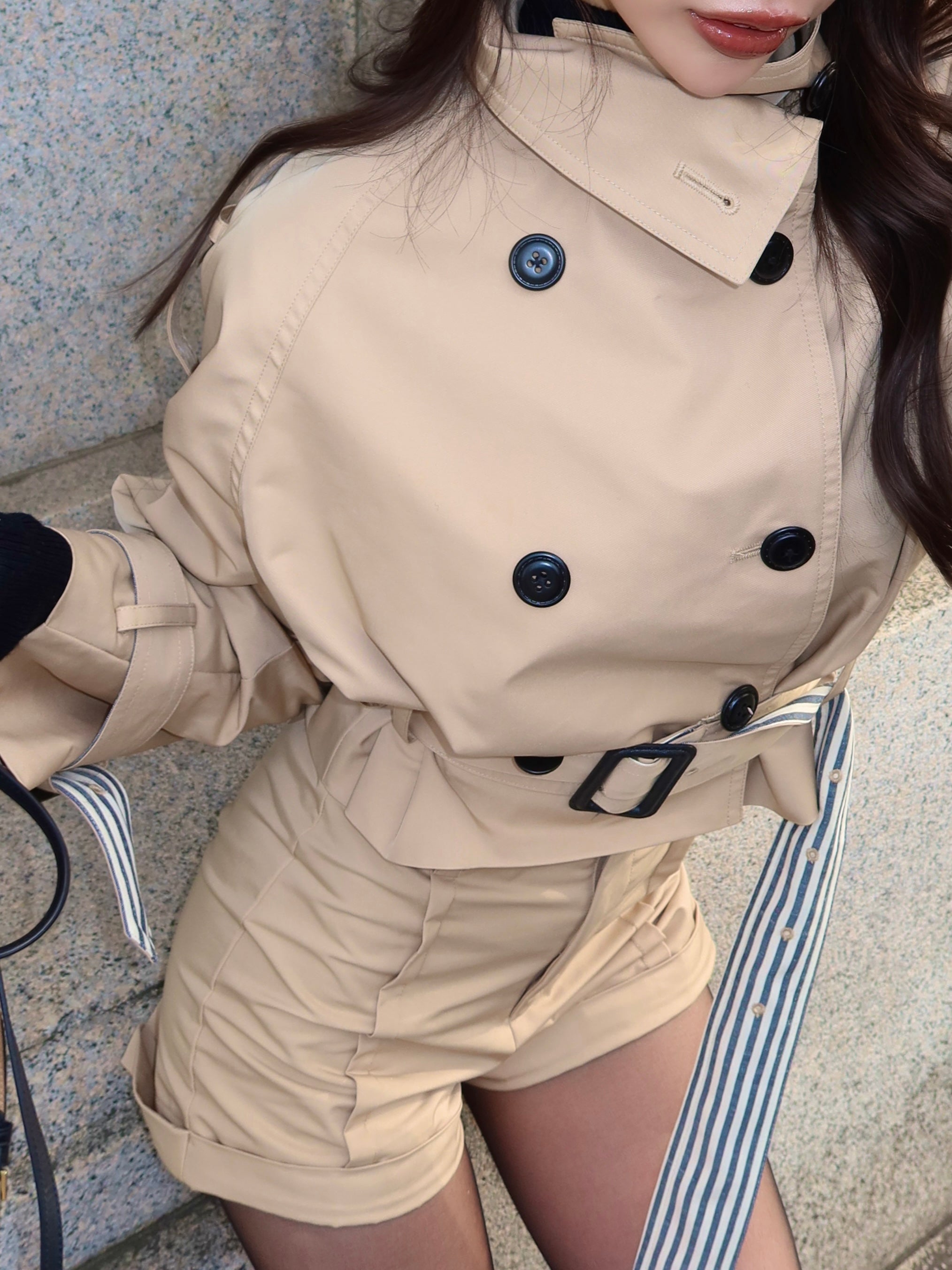 Raglan sleeve short trench coat