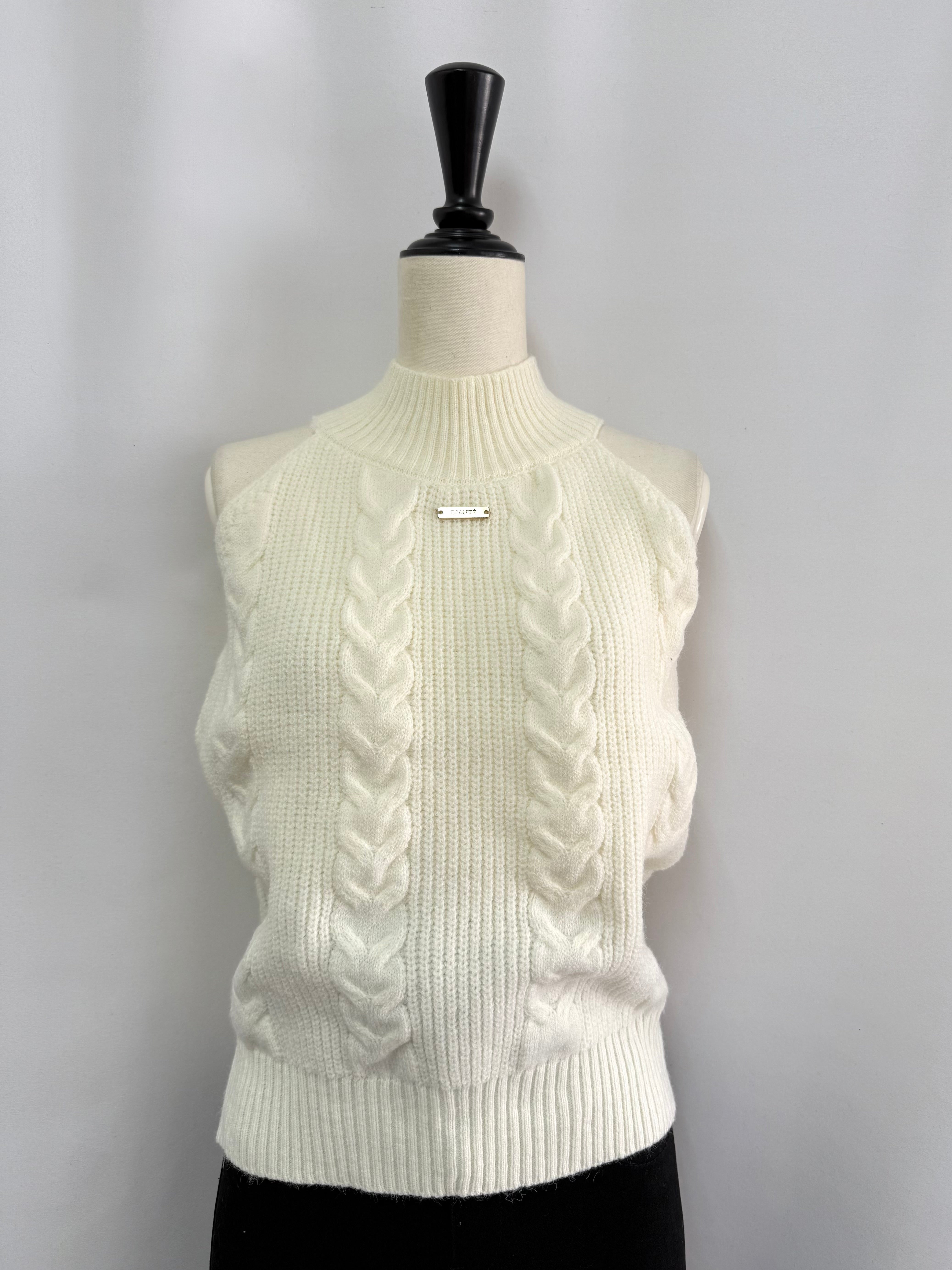 American sleeve cable knit