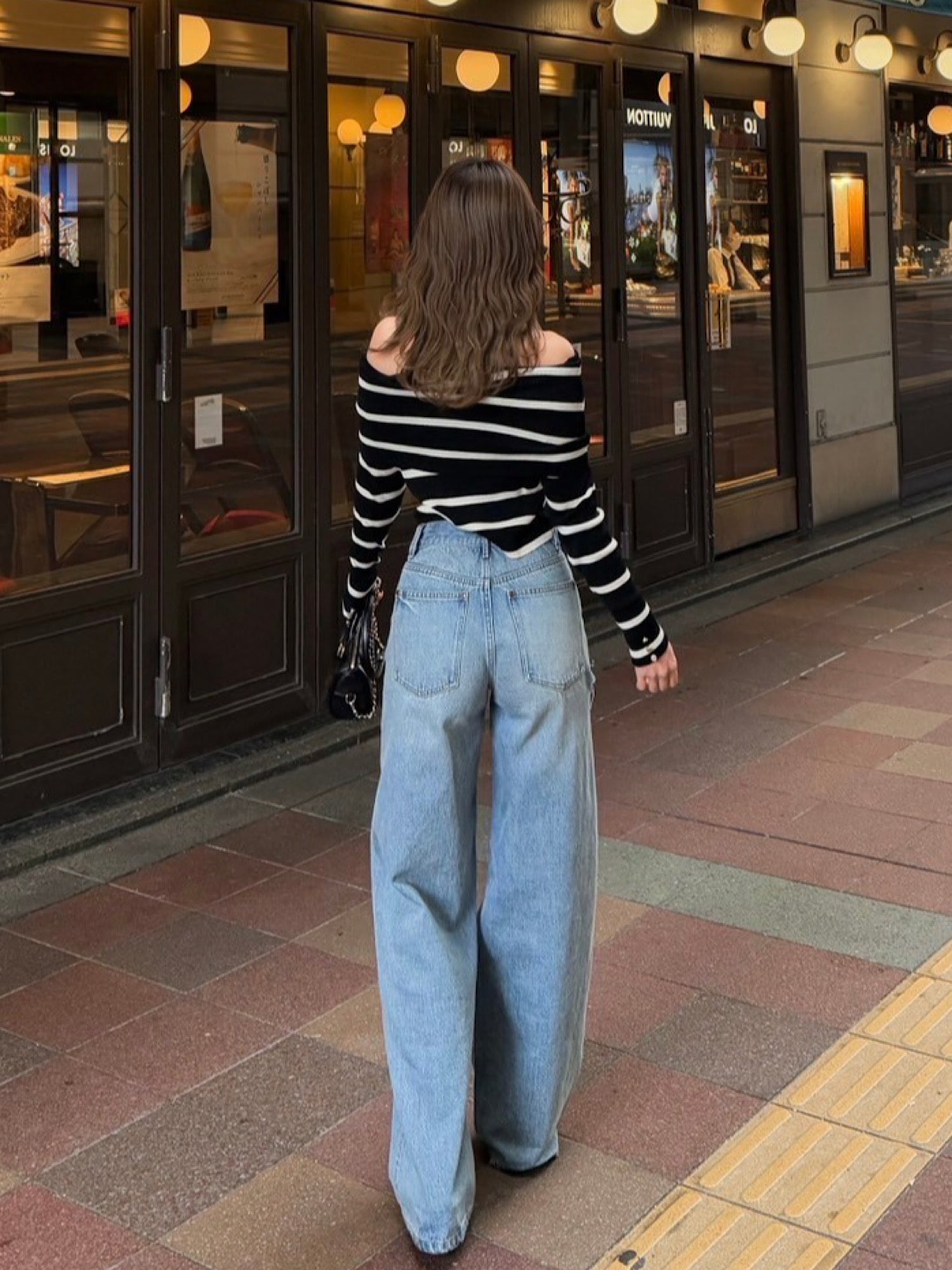 Flap off shoulder cropped knit