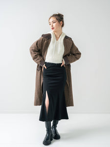 Middle-gauge knit hoodie