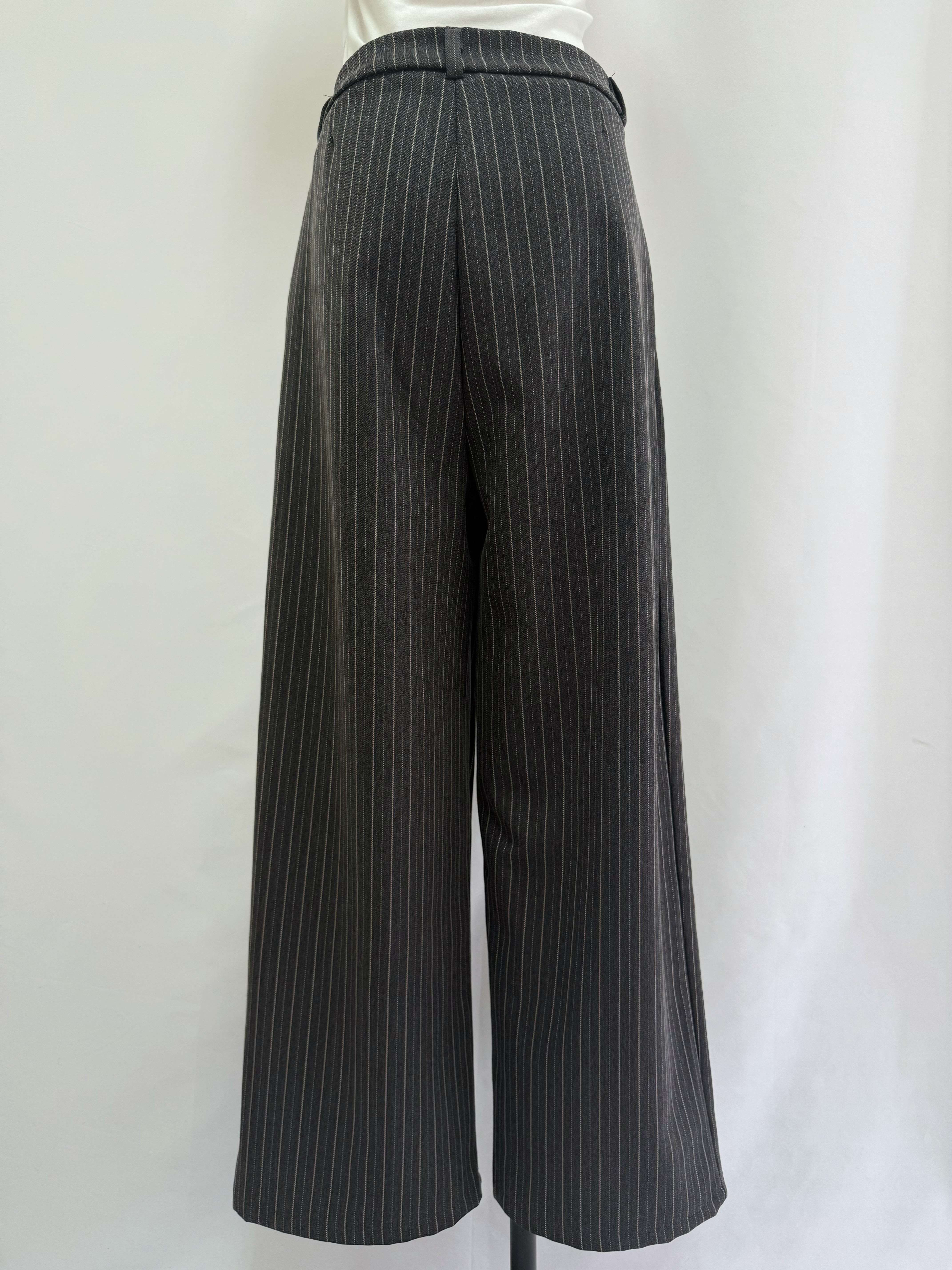 【予約】Two tuck stripe loose pants(8月中旬発送予定)