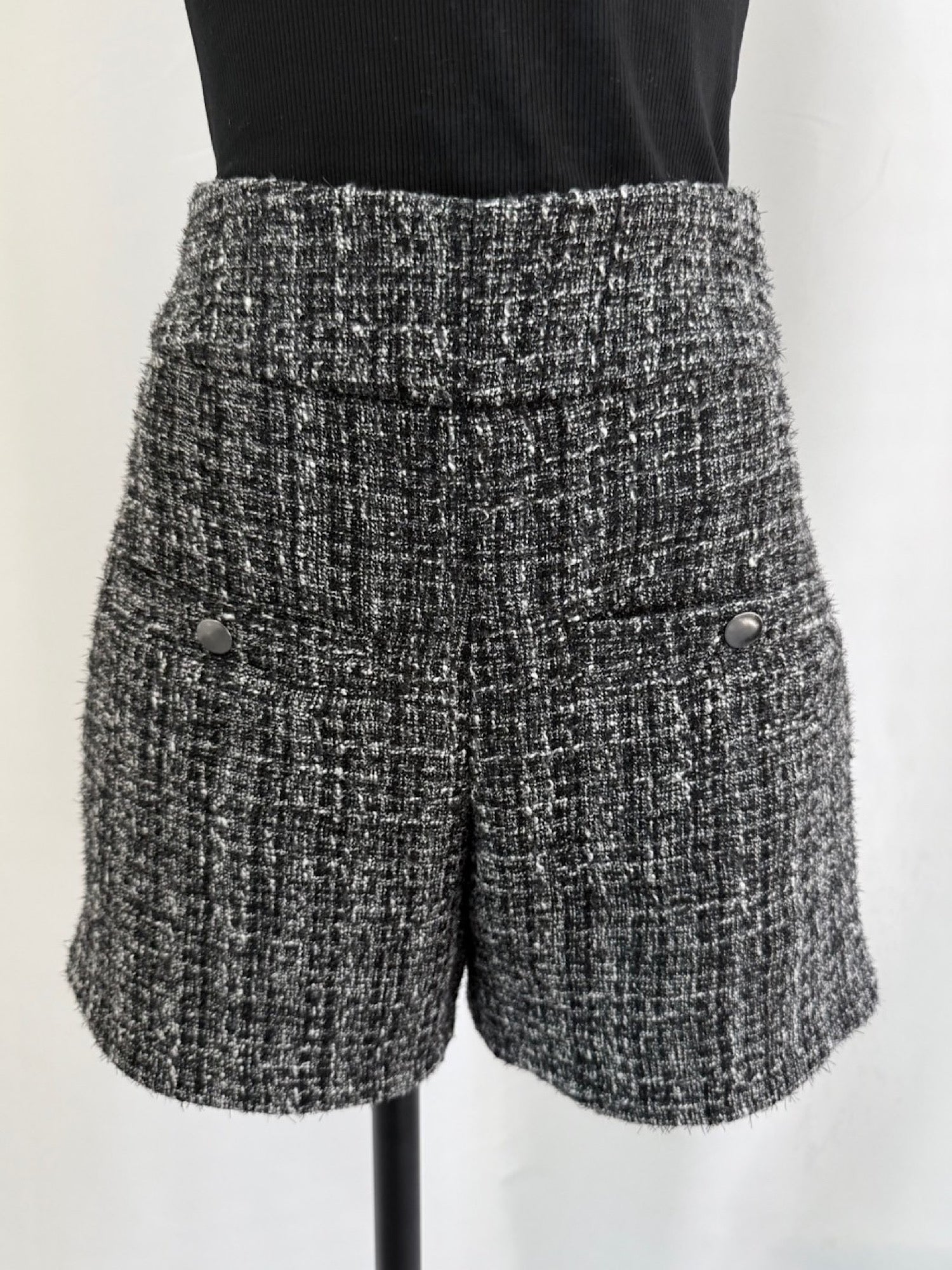 Classic tweed shorts