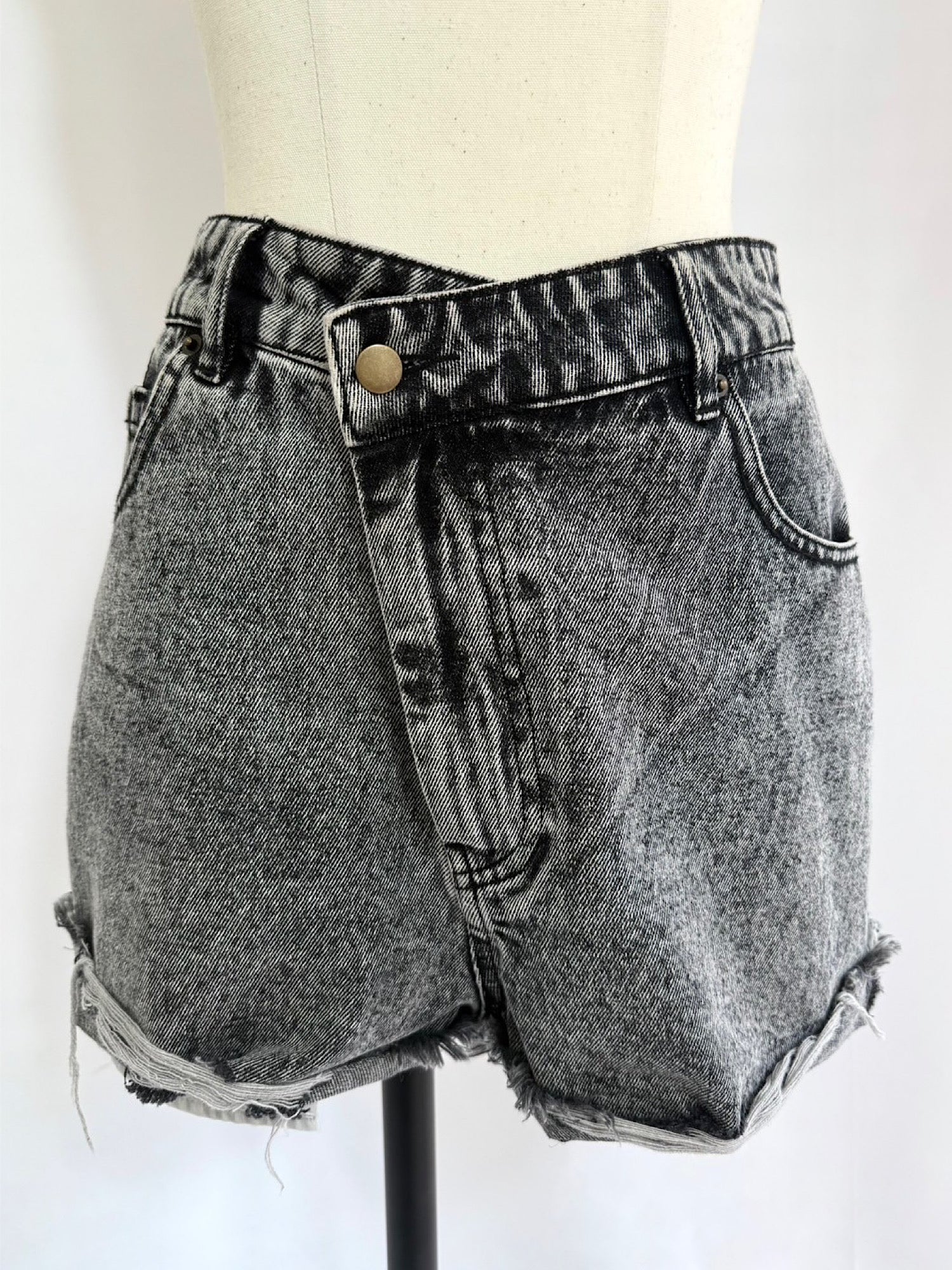 Waist design denim shorts