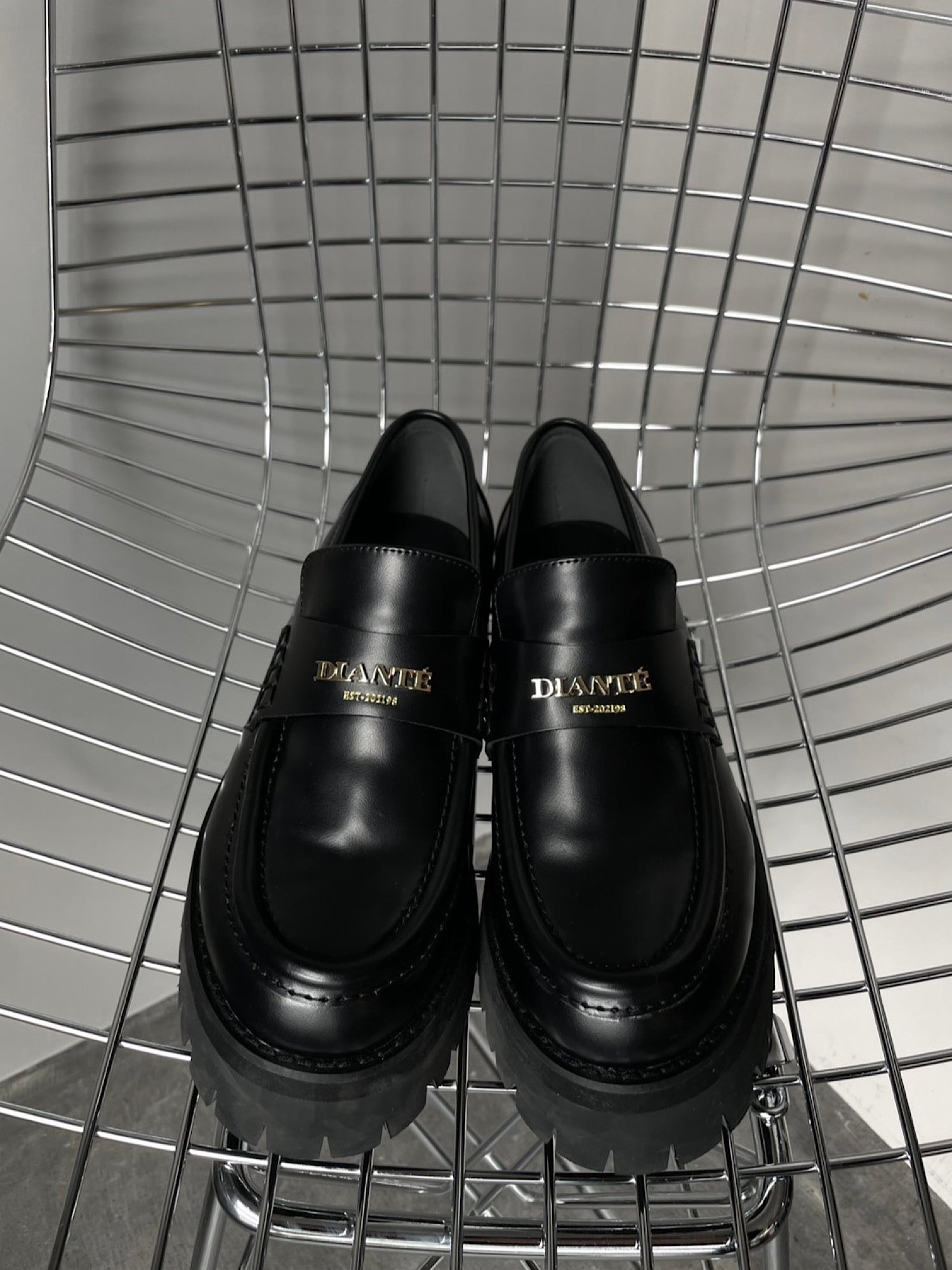 【予約】Logo plate wedge sole loafers(4月中旬～下旬発送予定)