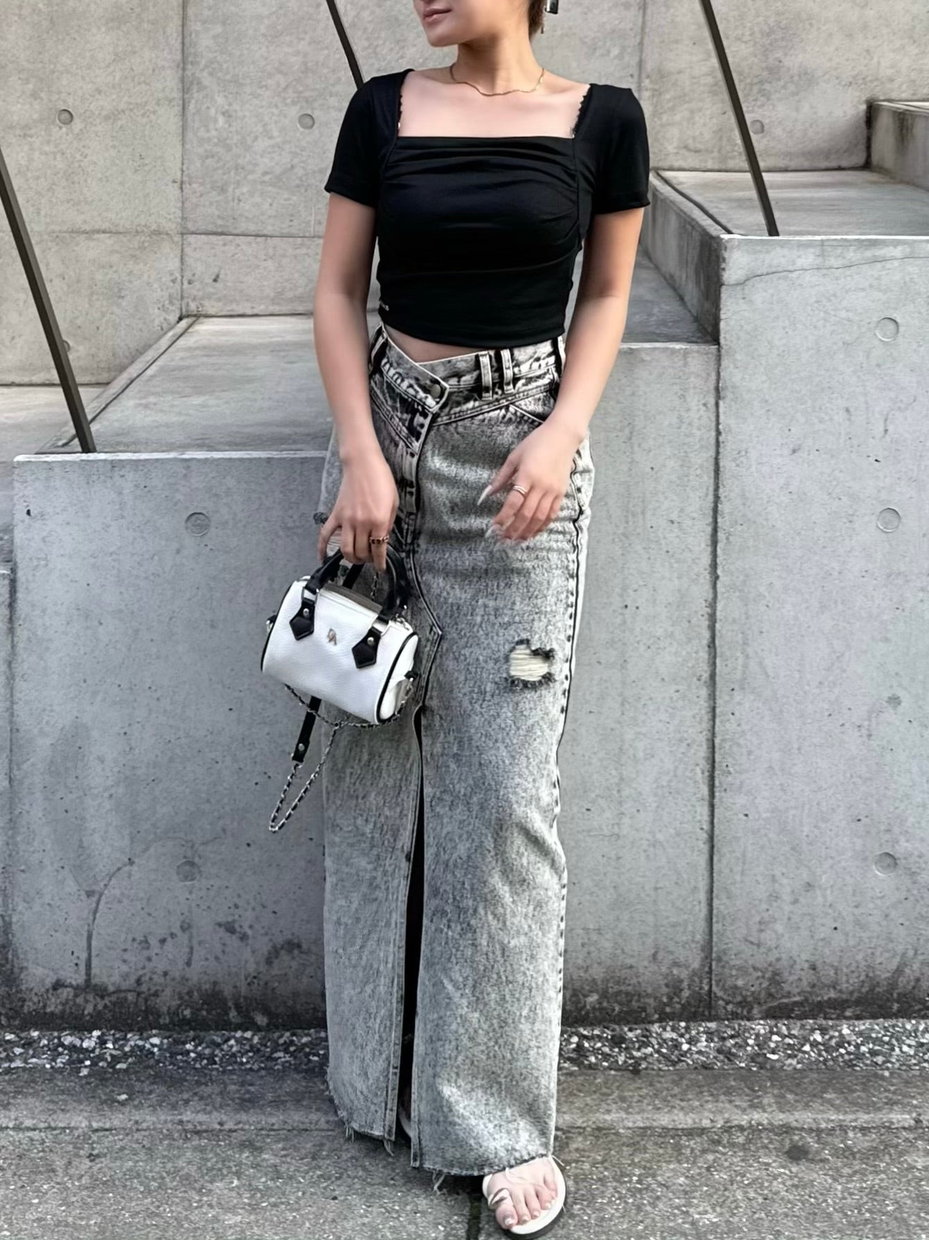 Front slit damage long skirt