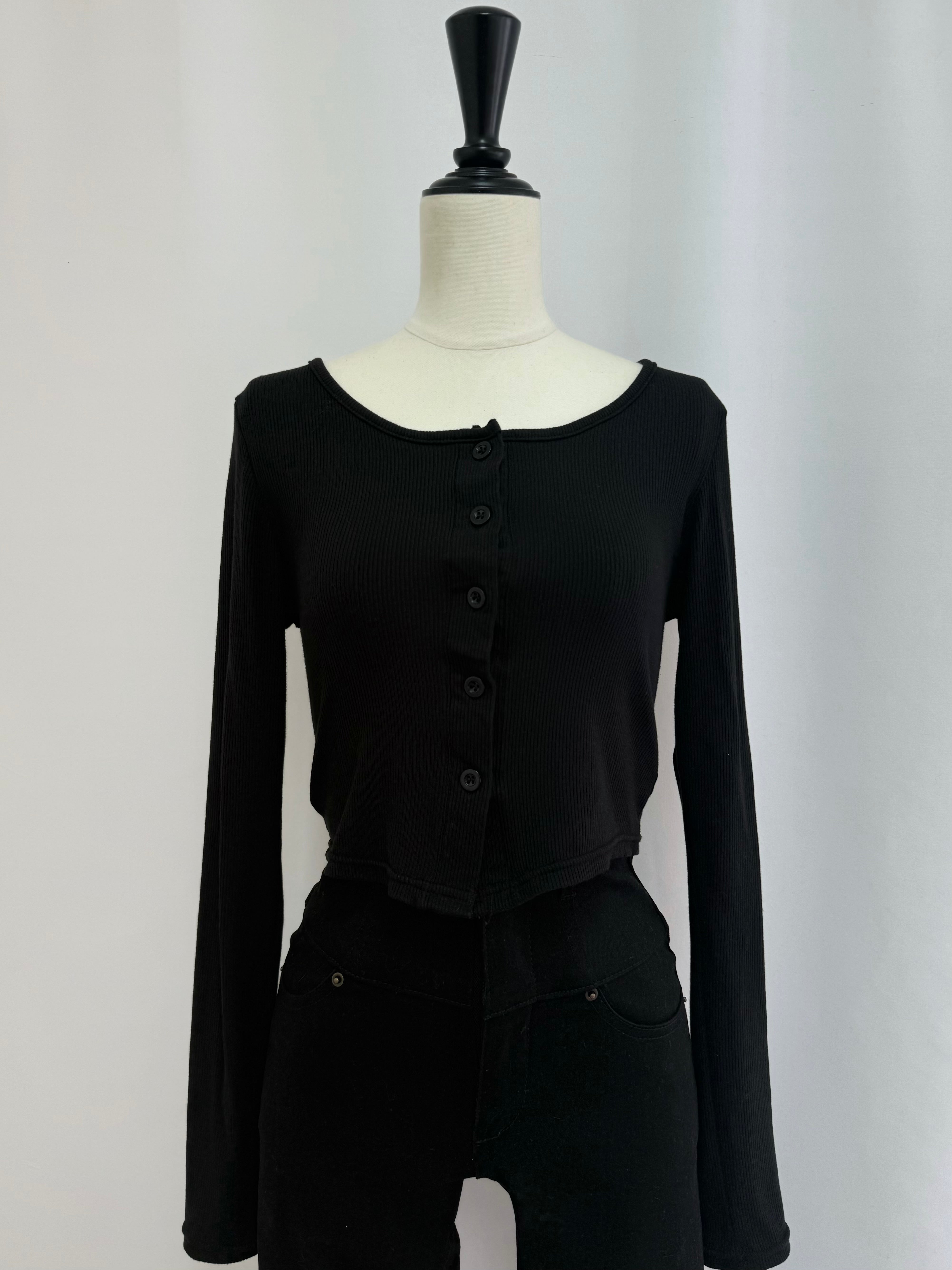 Compact light cardigan