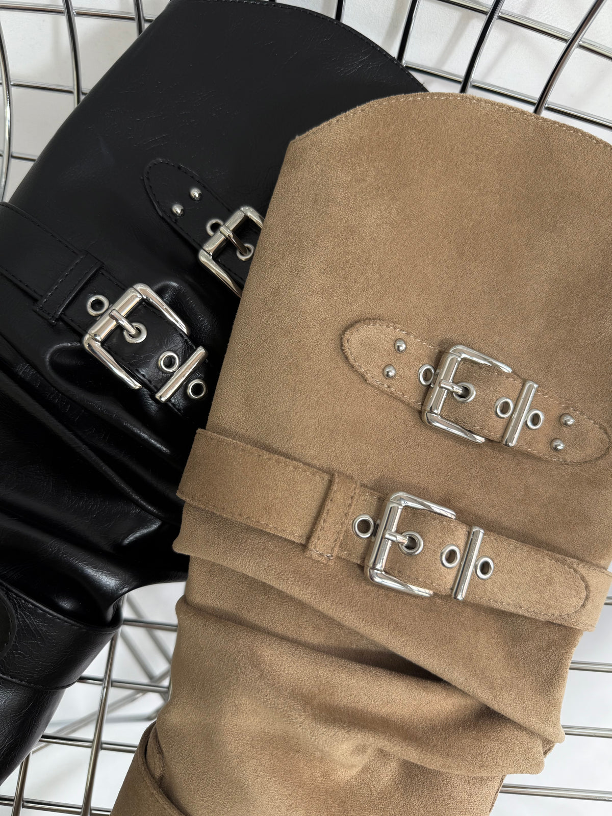 Triple strap middle boots