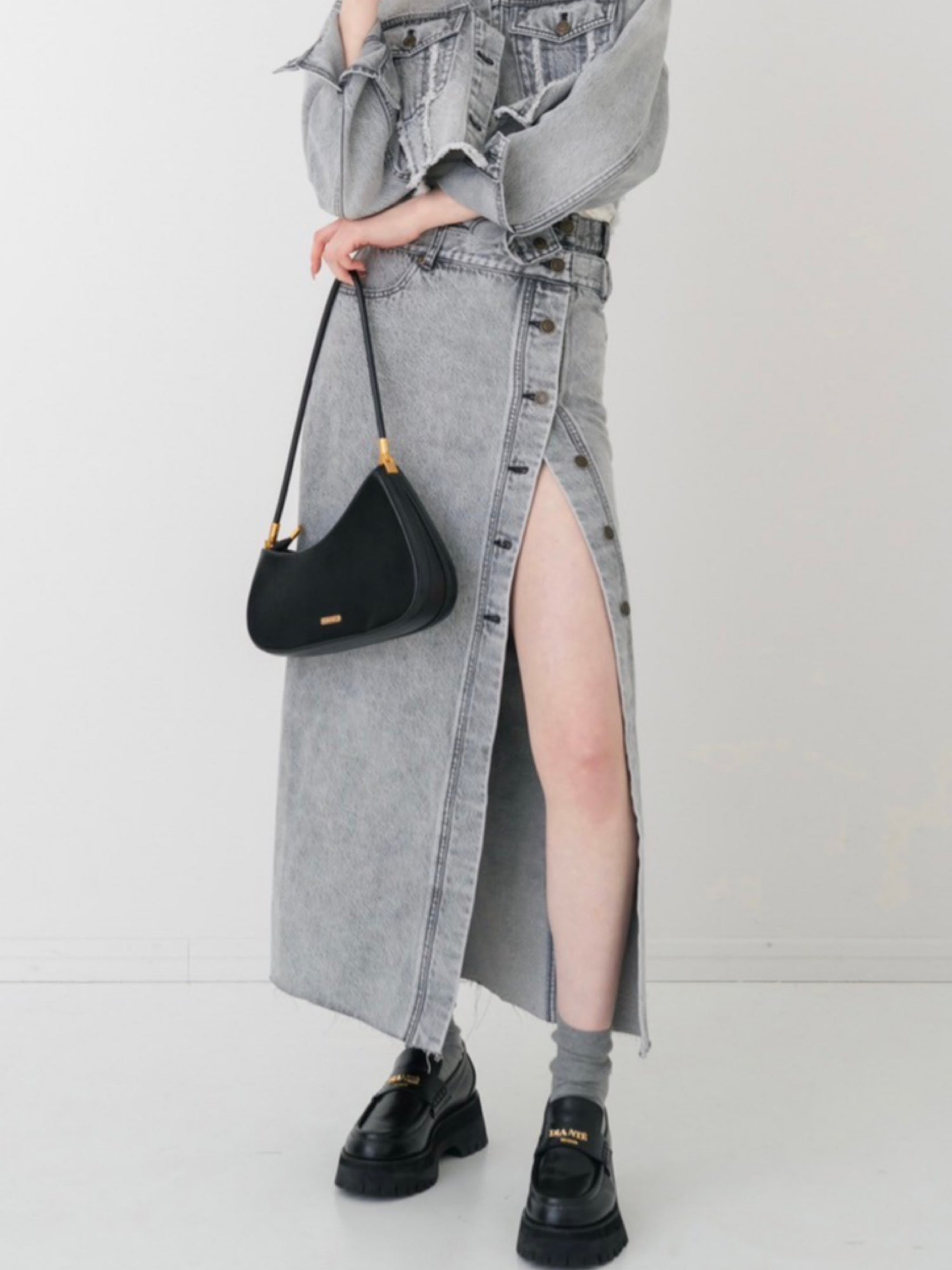 【予約】Layered slit denim skirt(5月下旬〜6月上旬発送予定)