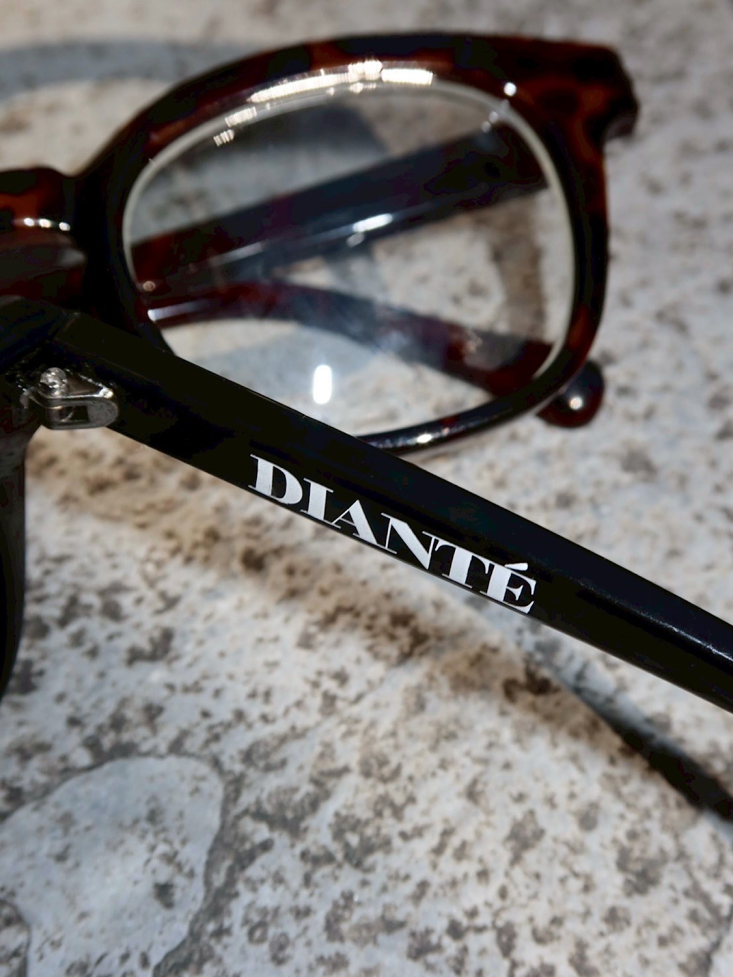 【予約】Logo frame sunglasses(12月上旬〜中旬発送予定)