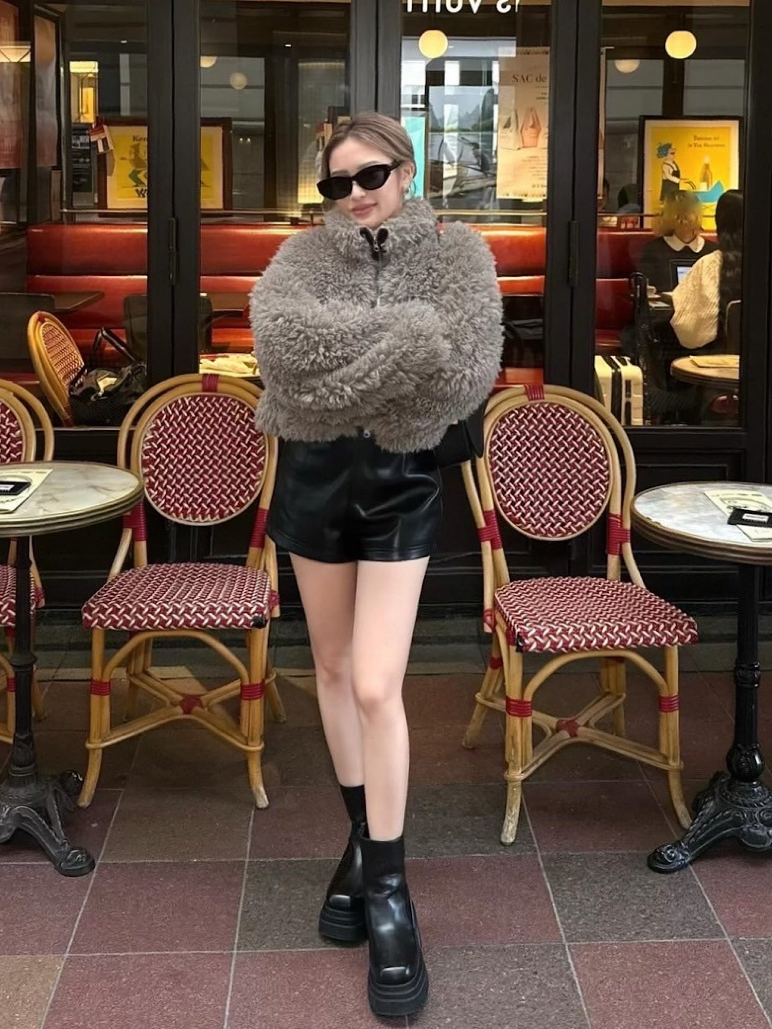 Fluffy boa cropped blouson