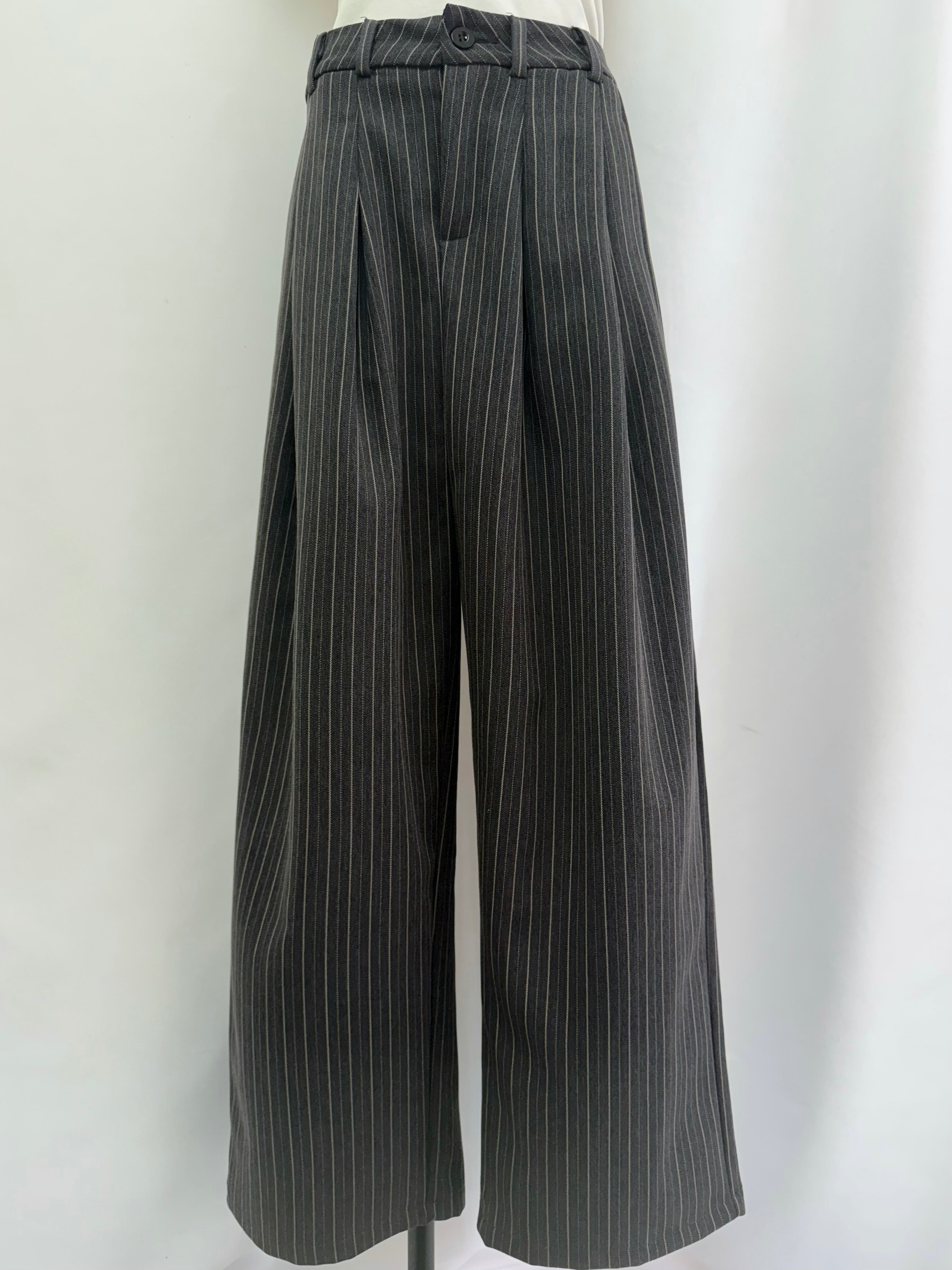 【予約】Two tuck stripe loose pants(8月中旬発送予定)