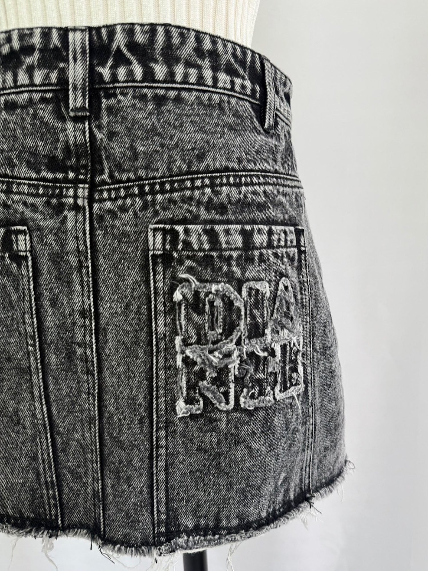 Chemical wash denim mini skirt（SET UP着用可）
