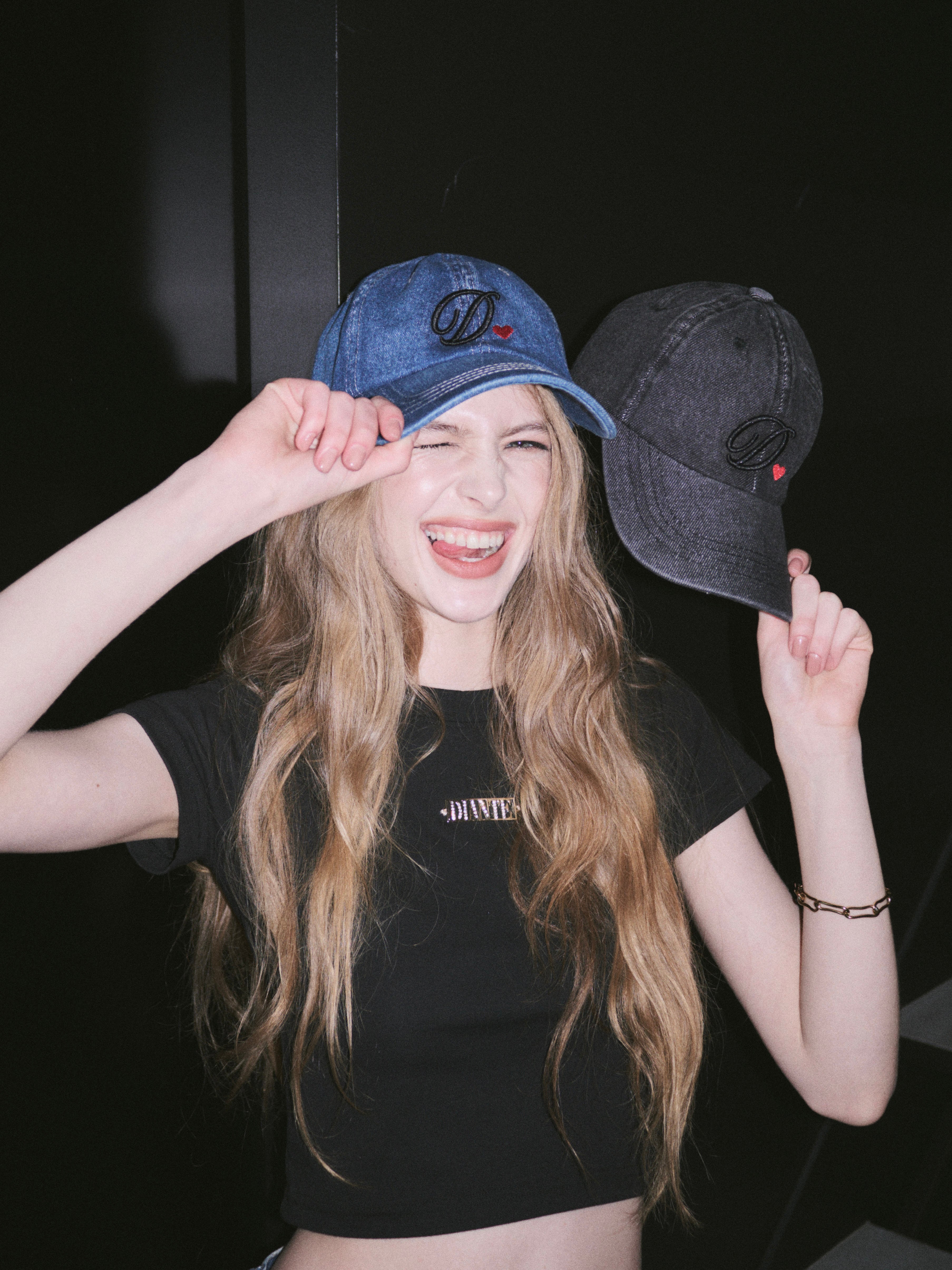 Script logo✕heart motif cap