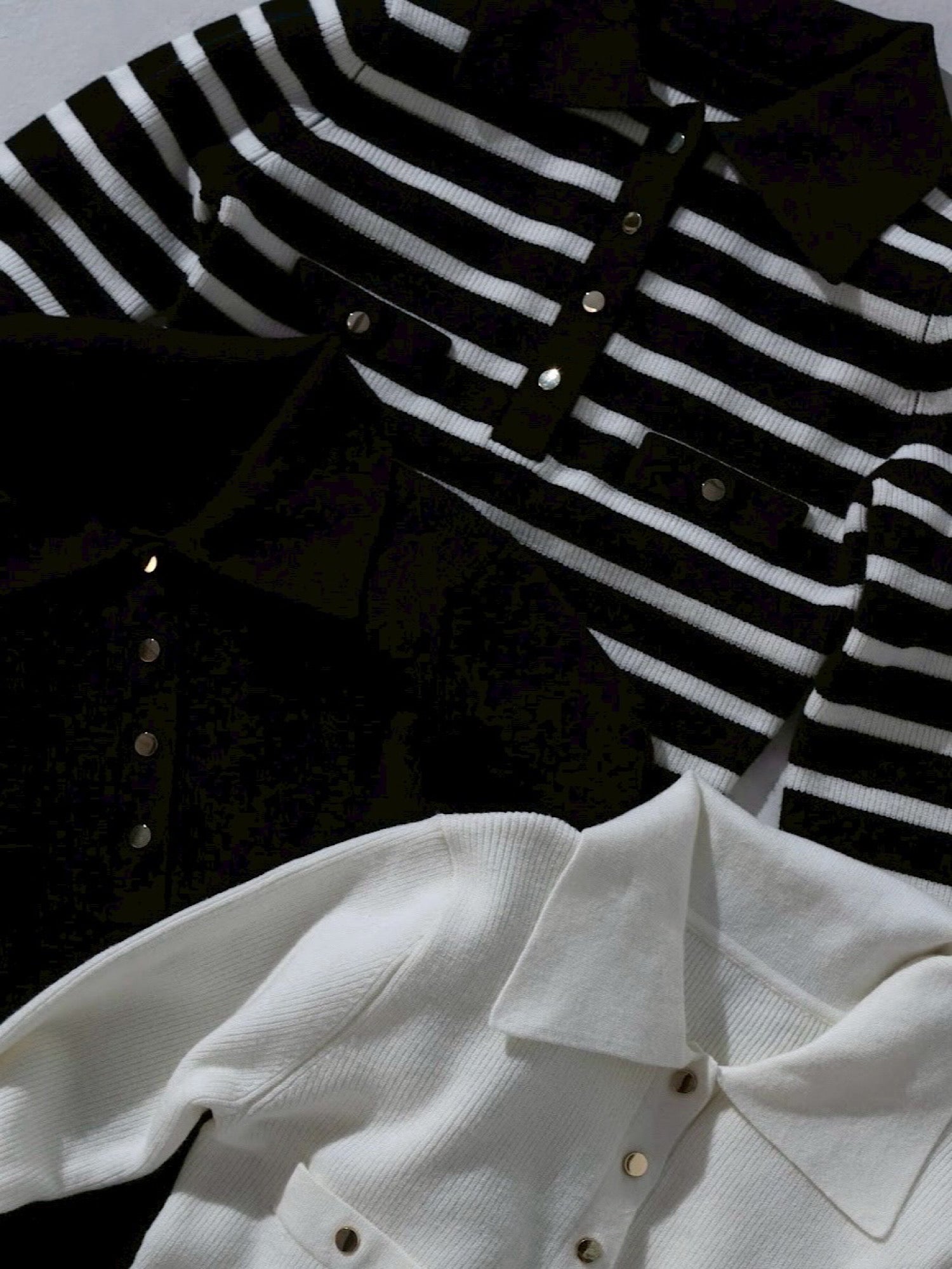 Big collar gold button rib knit