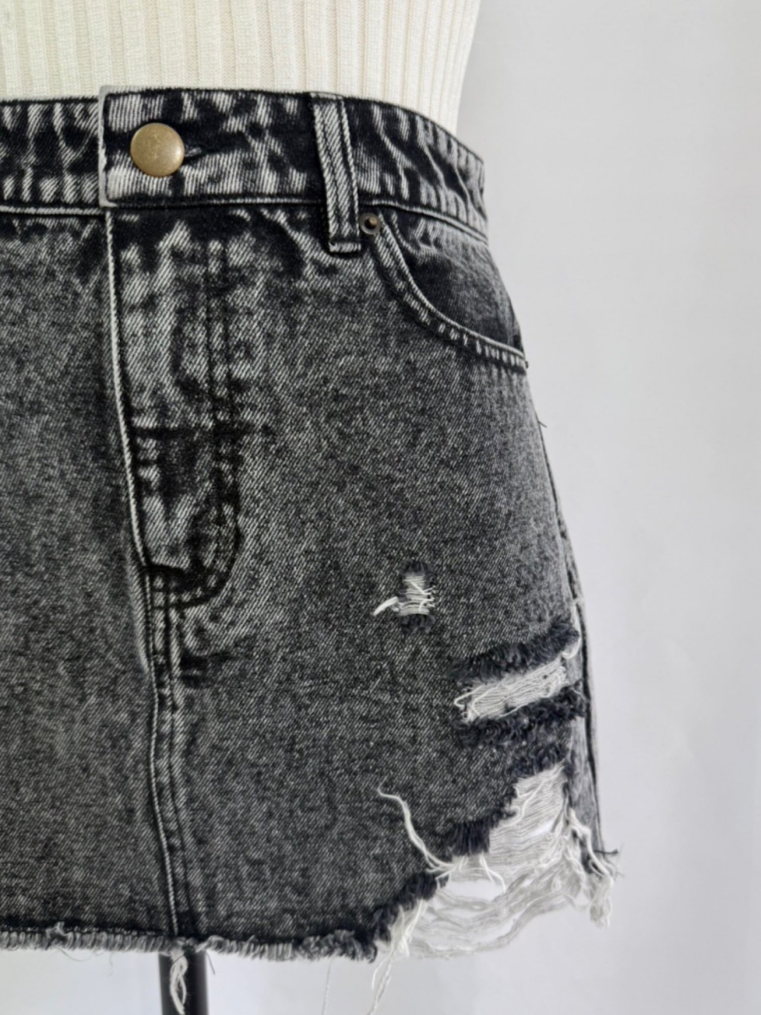 Chemical wash denim mini skirt（SET UP着用可）
